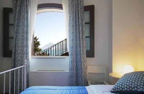 Quadruple Room with Private Bathroom photo 3