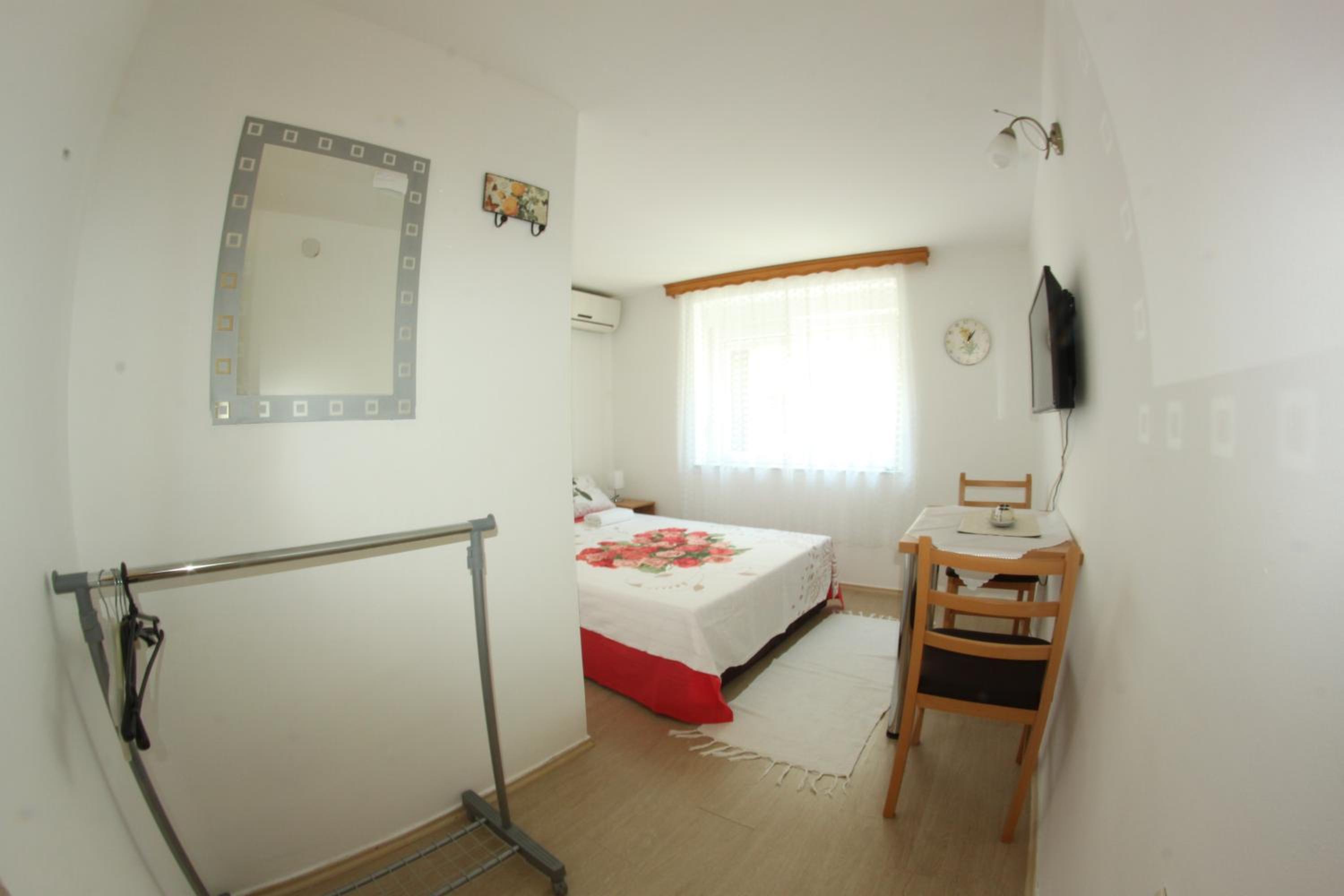 Double Room with Private Bathroom photo 1