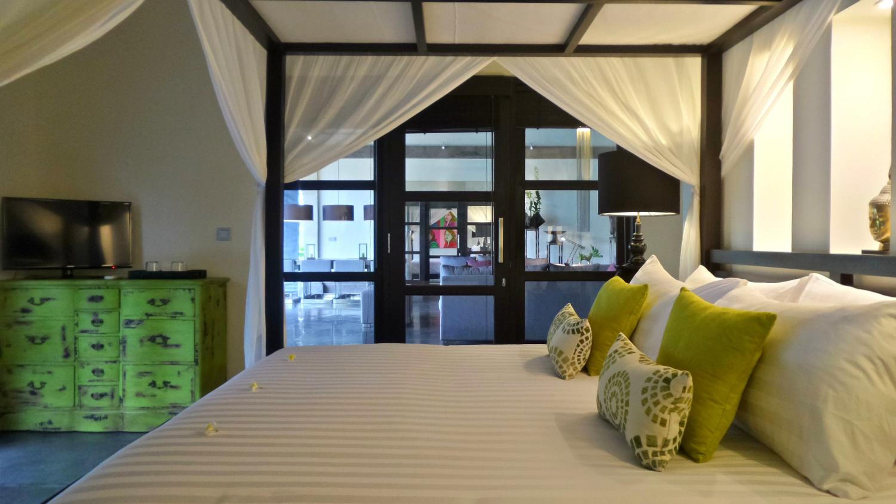 Villa with Private Pool - Photo 1