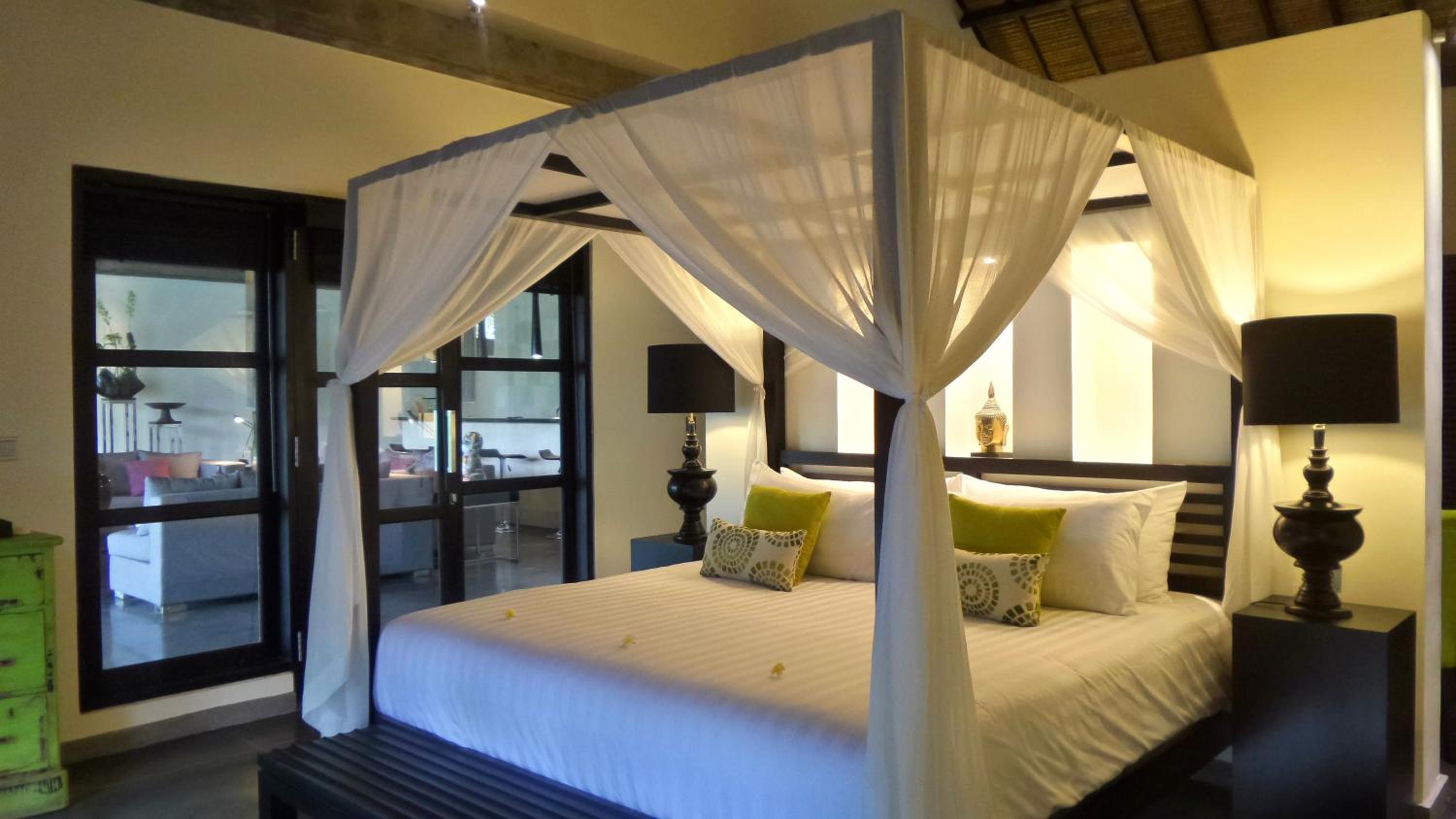 Villa with Private Pool - Photo 8