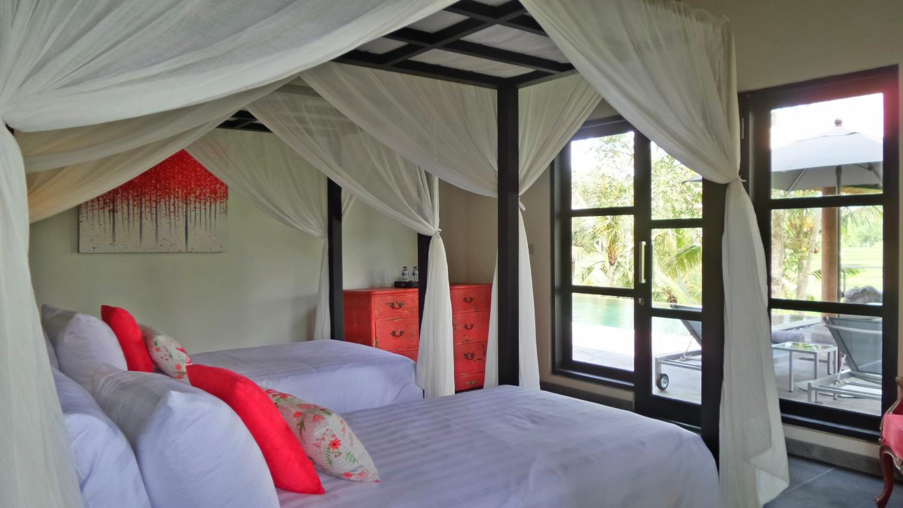 Villa with Private Pool - Photo 26