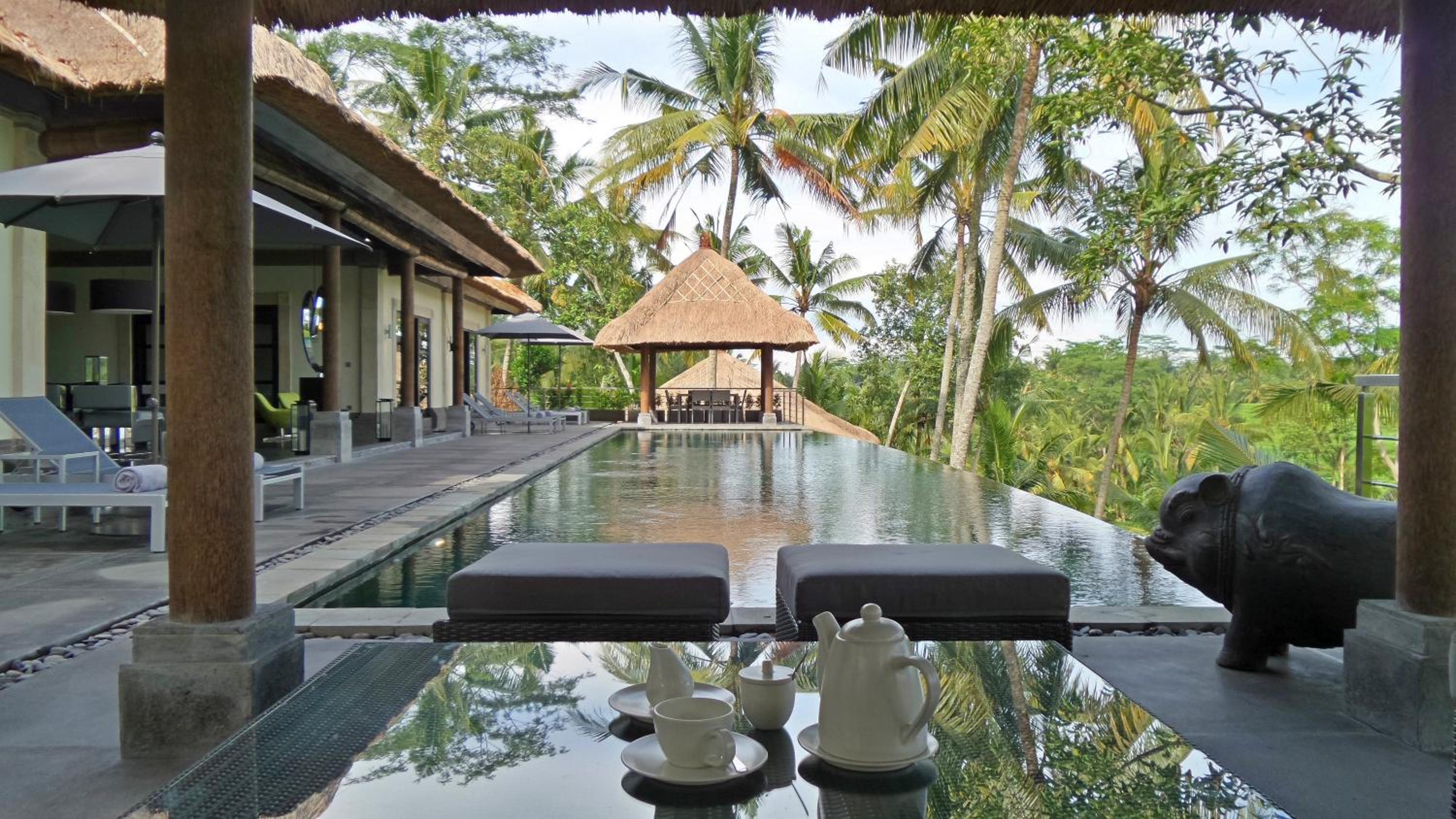 Villa with Private Pool - Photo 11