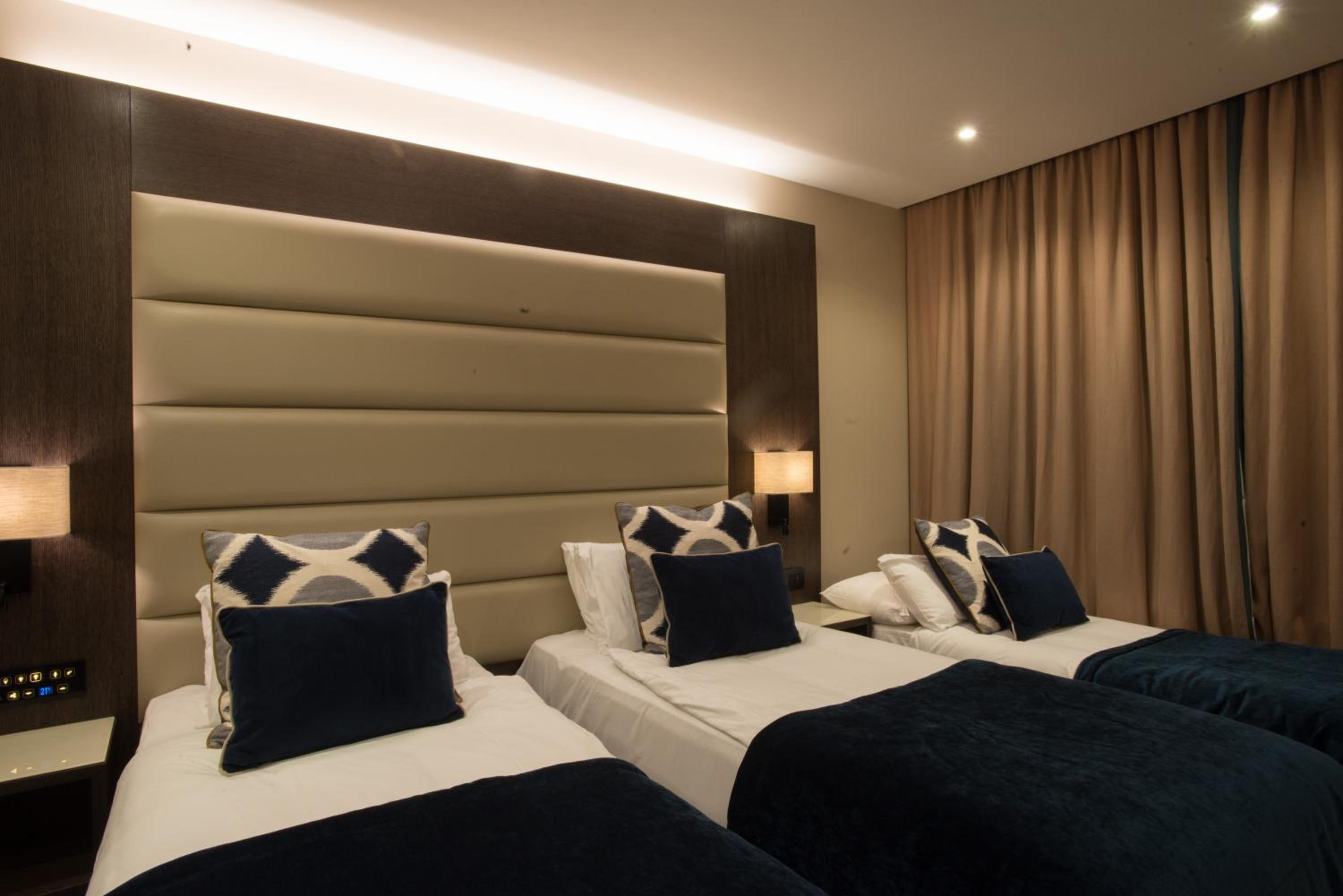 Superior Triple Room photo 3