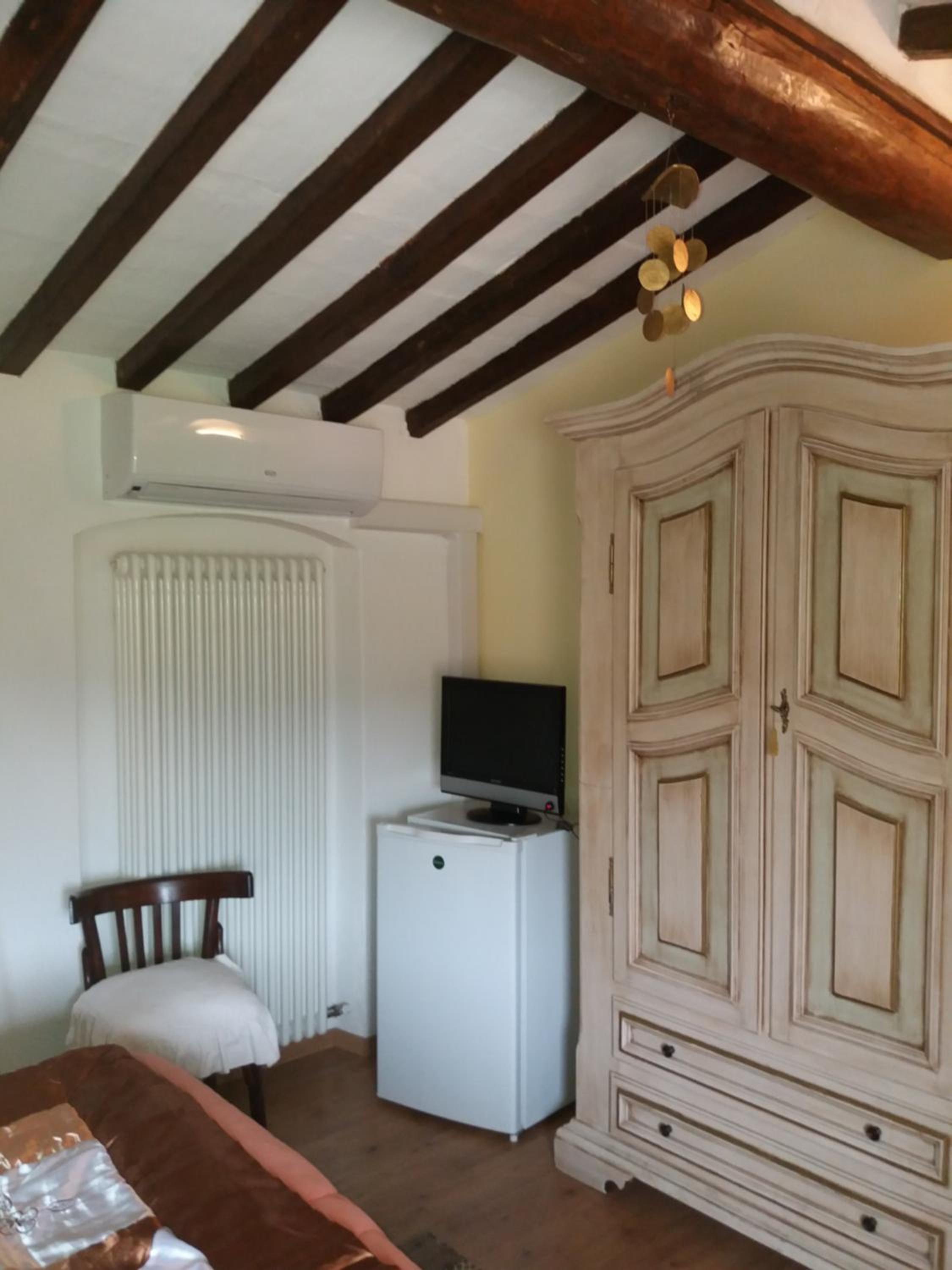 Double or Twin Room - Photo 10