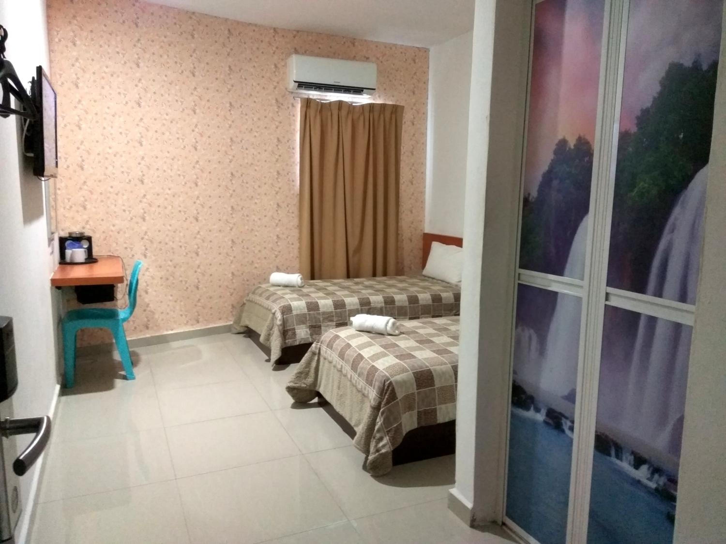 Standard Twin Room photo 3