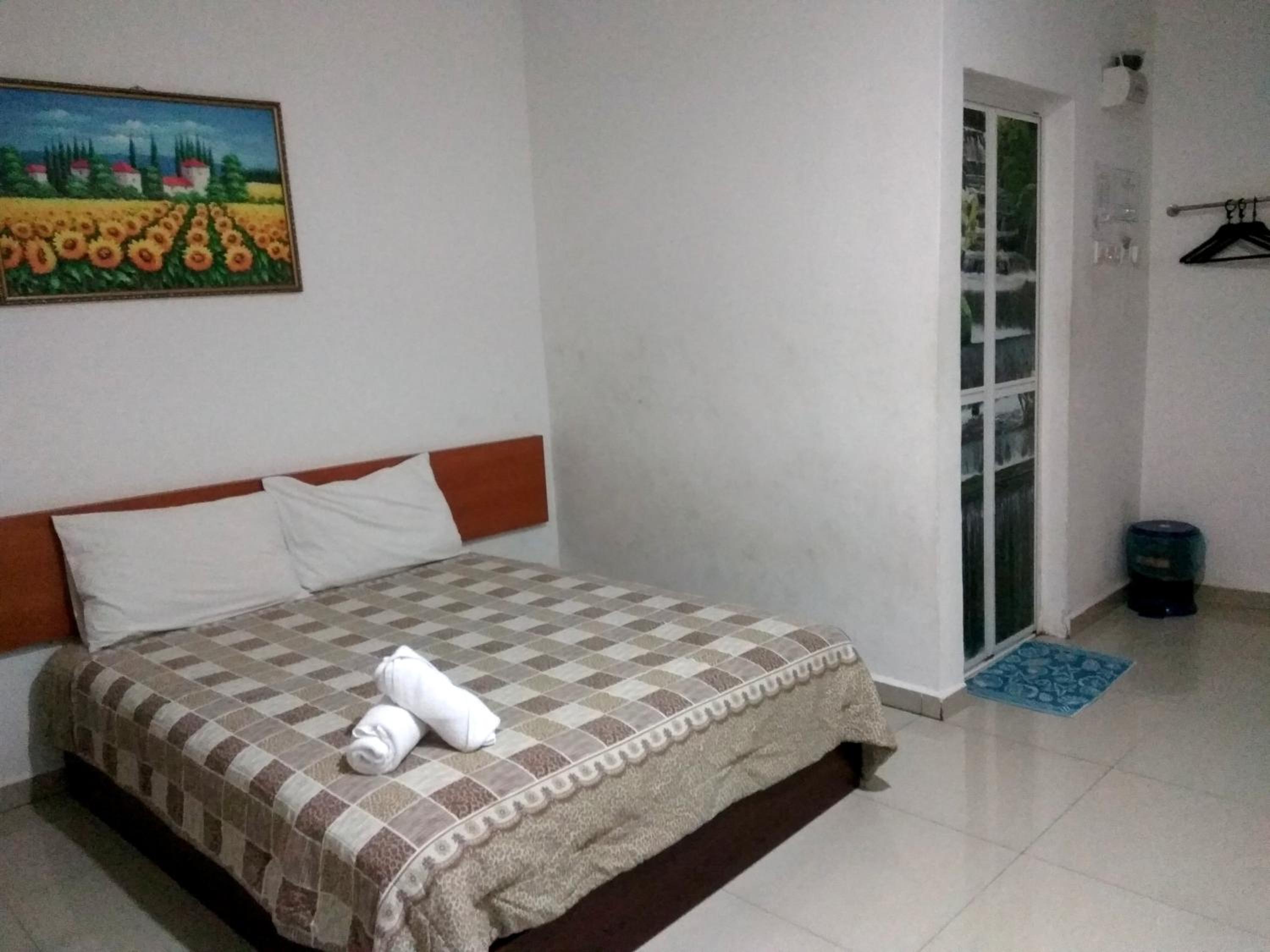 Standard Double Room photo 2