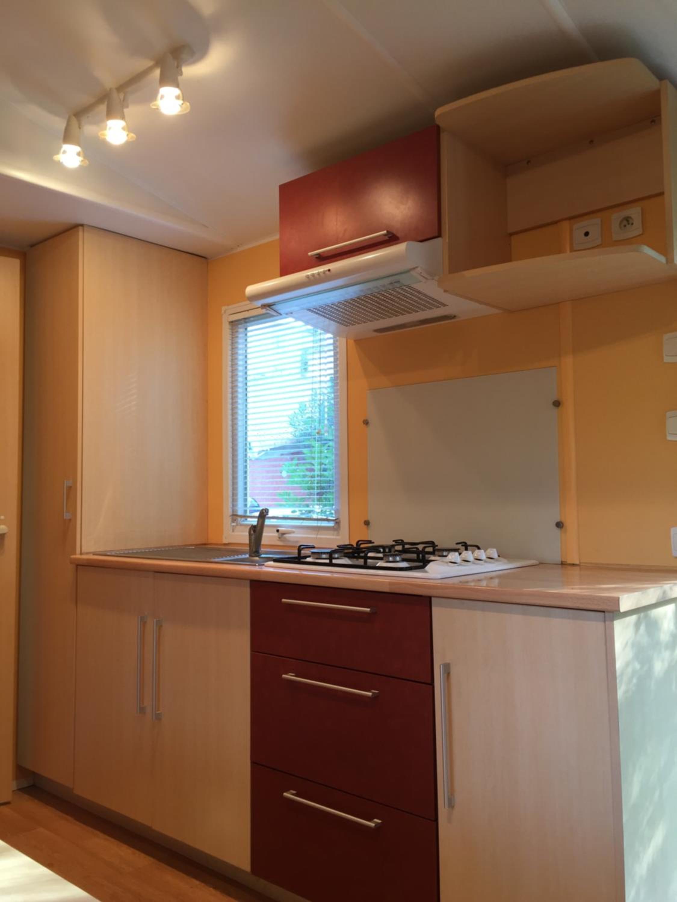 Two-Bedroom Bungalow with Air Conditioning photo 2