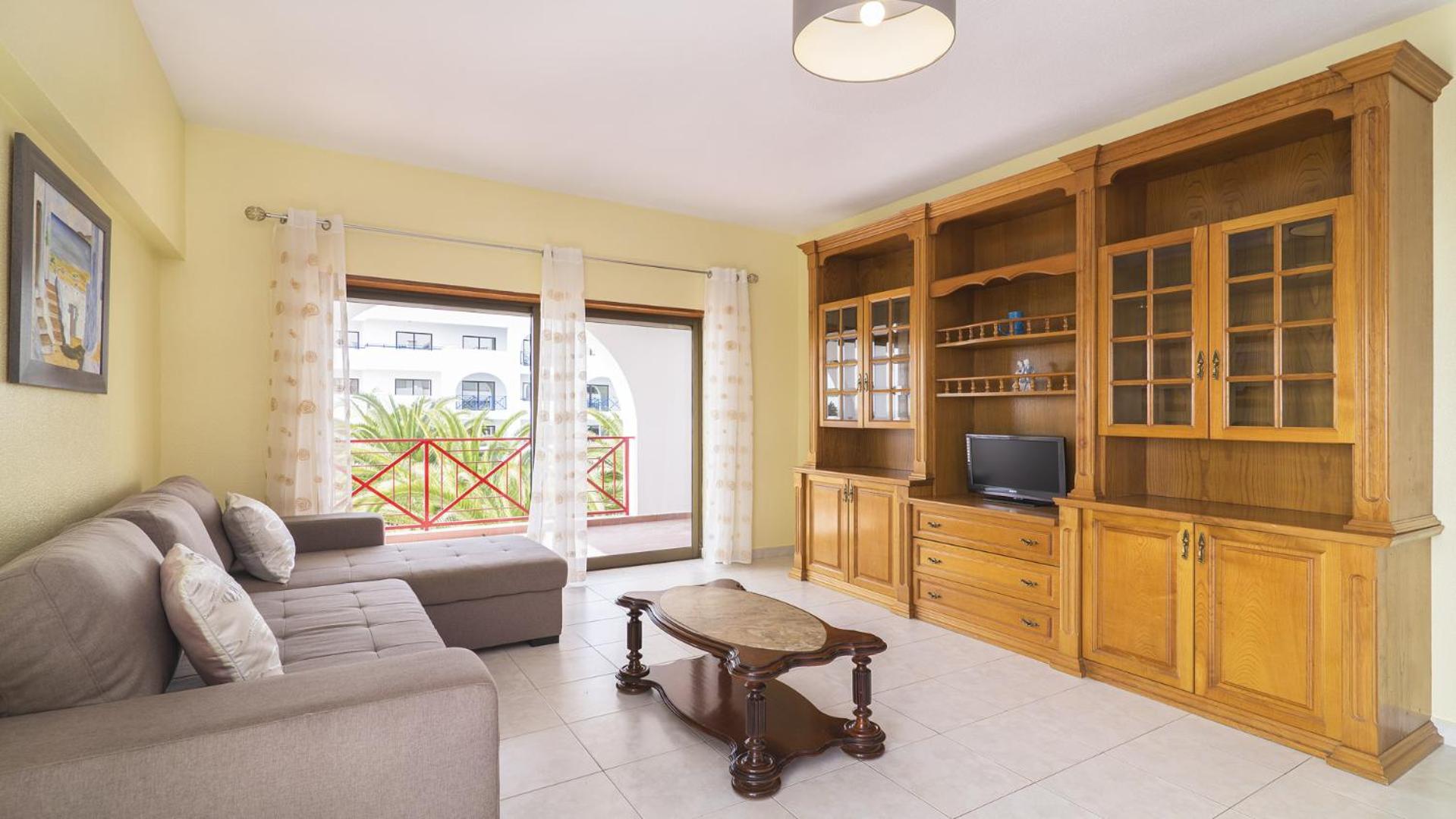 Two-Bedroom Apartment with Pool and Sea View