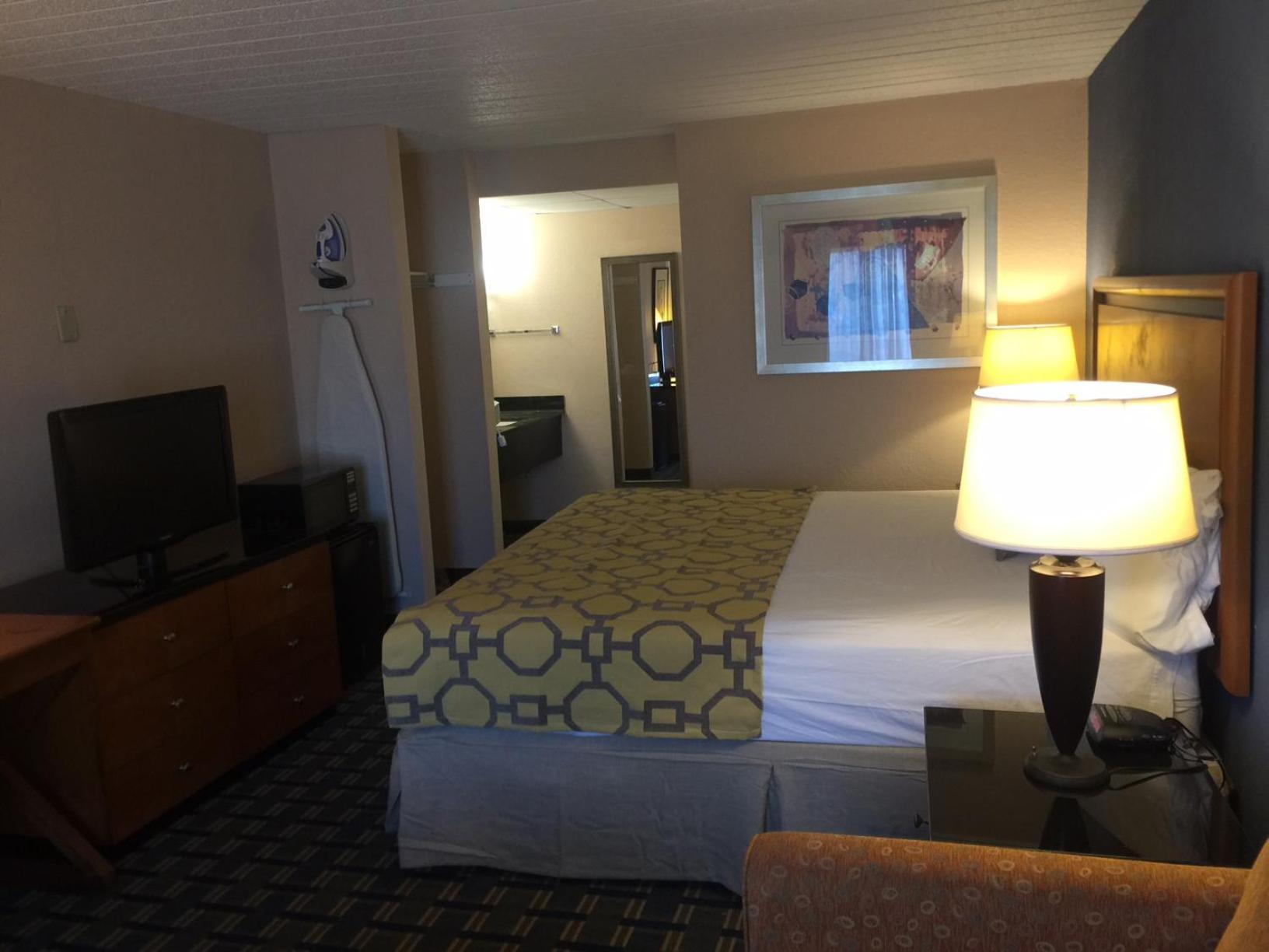 One-Bedroom King Suite - Non-Smoking - Photo 3