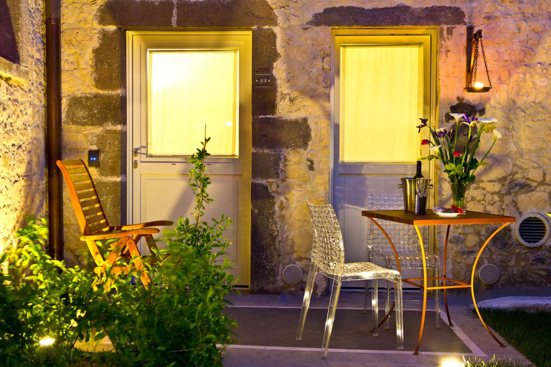 Double Room with Garden View - Photo 9
