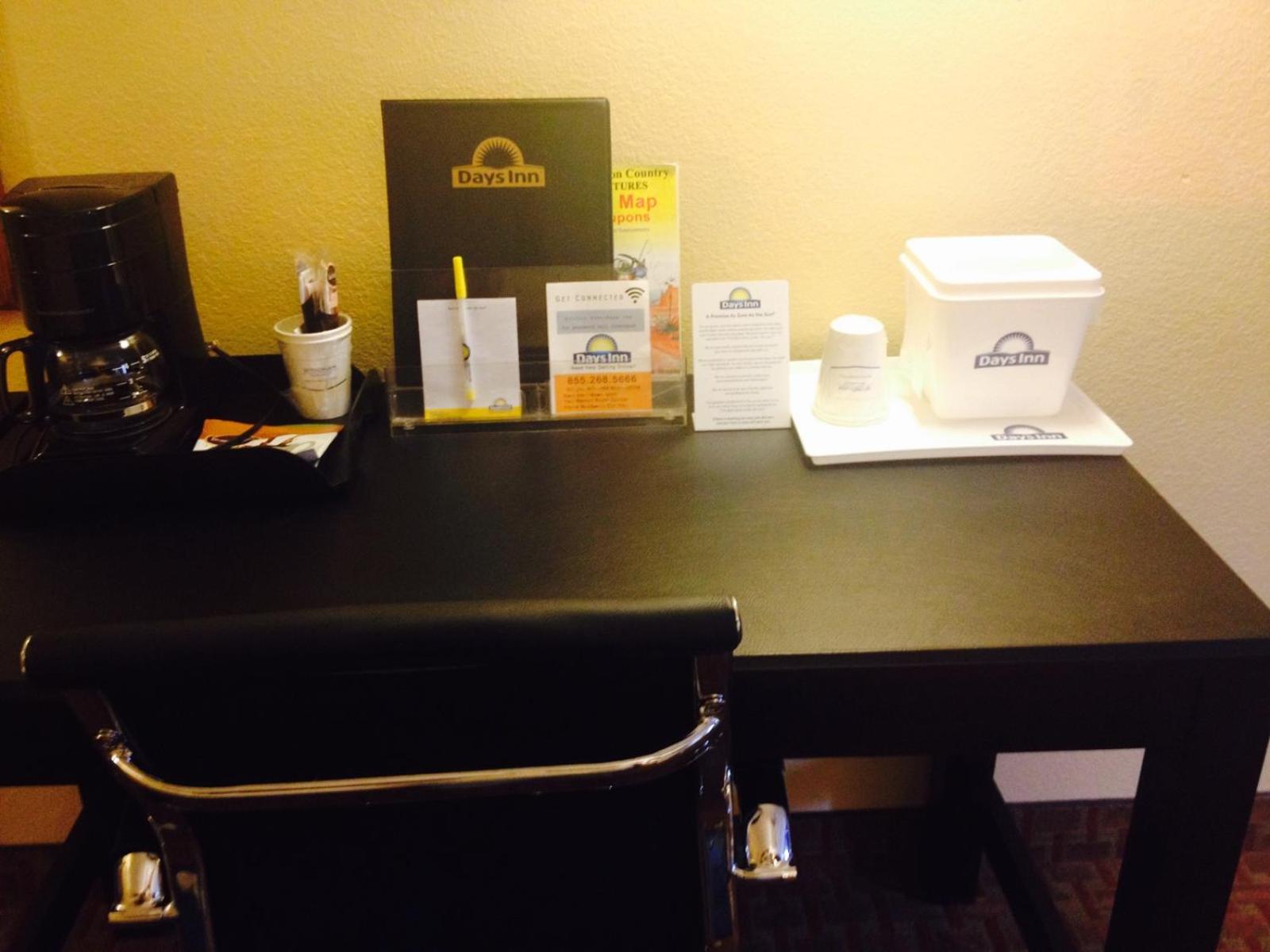 King Room - Disability Access - Non-Smoking photo 3