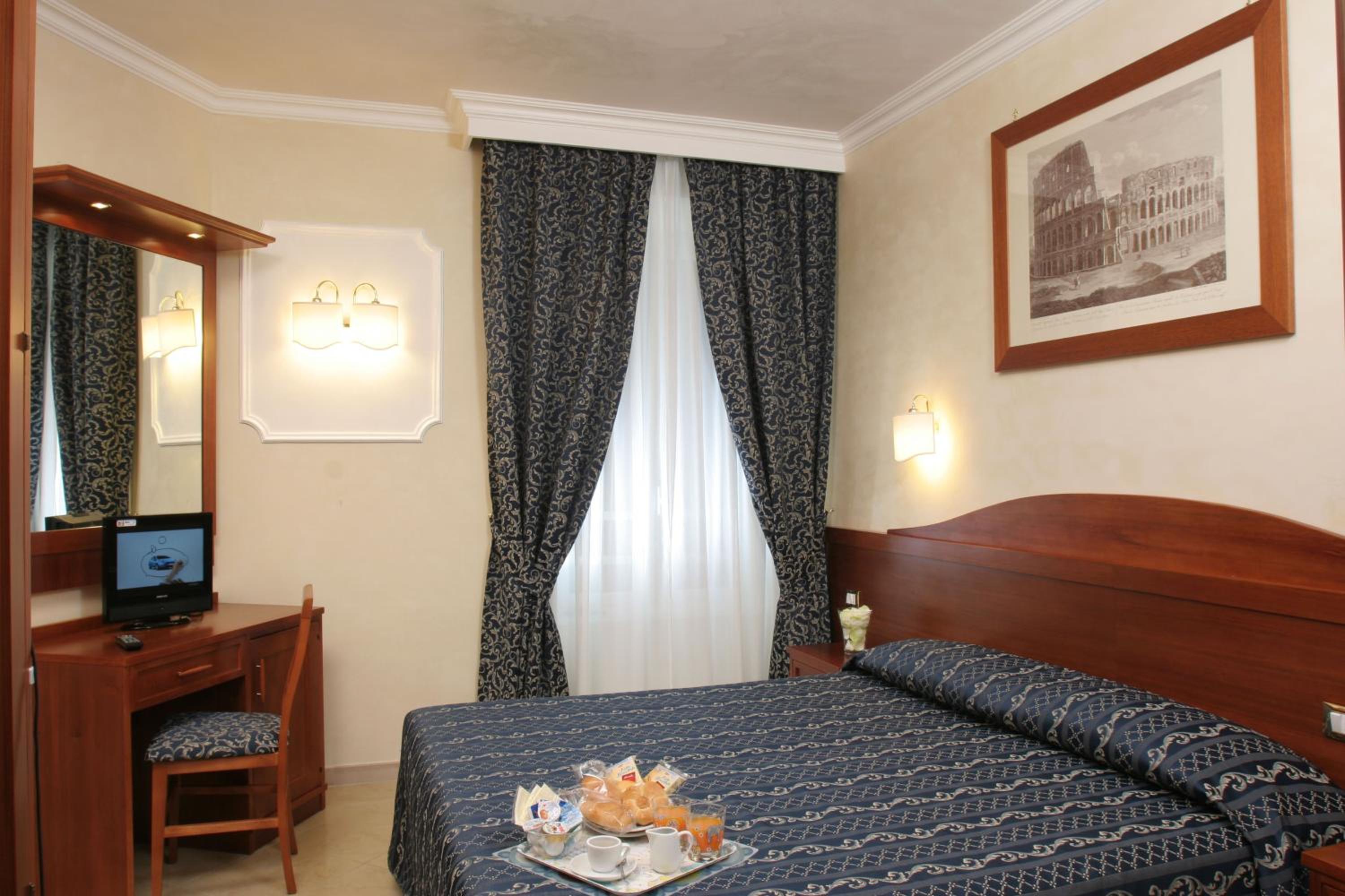 Double or Twin Room photo 2