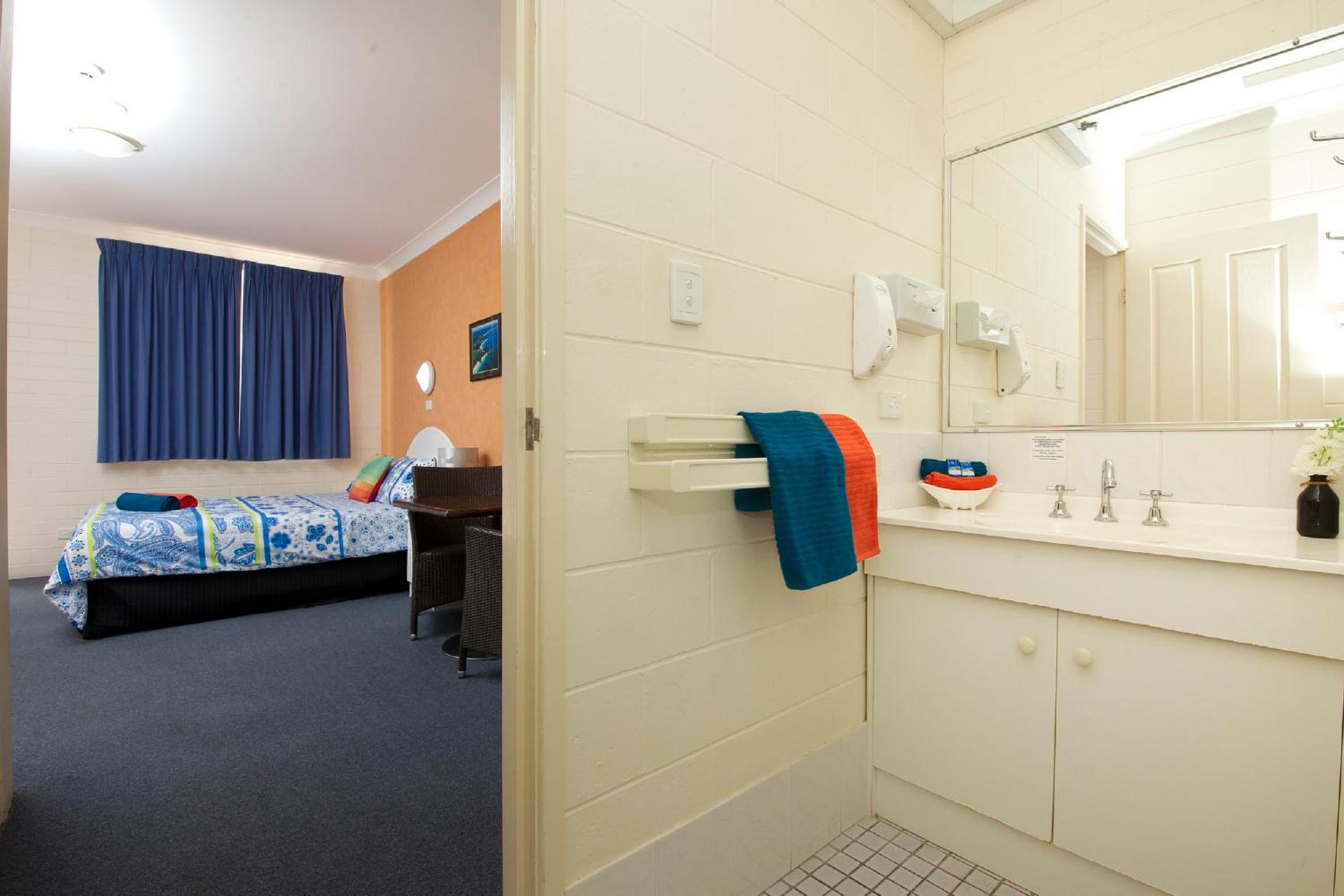 Queen Room photo 3
