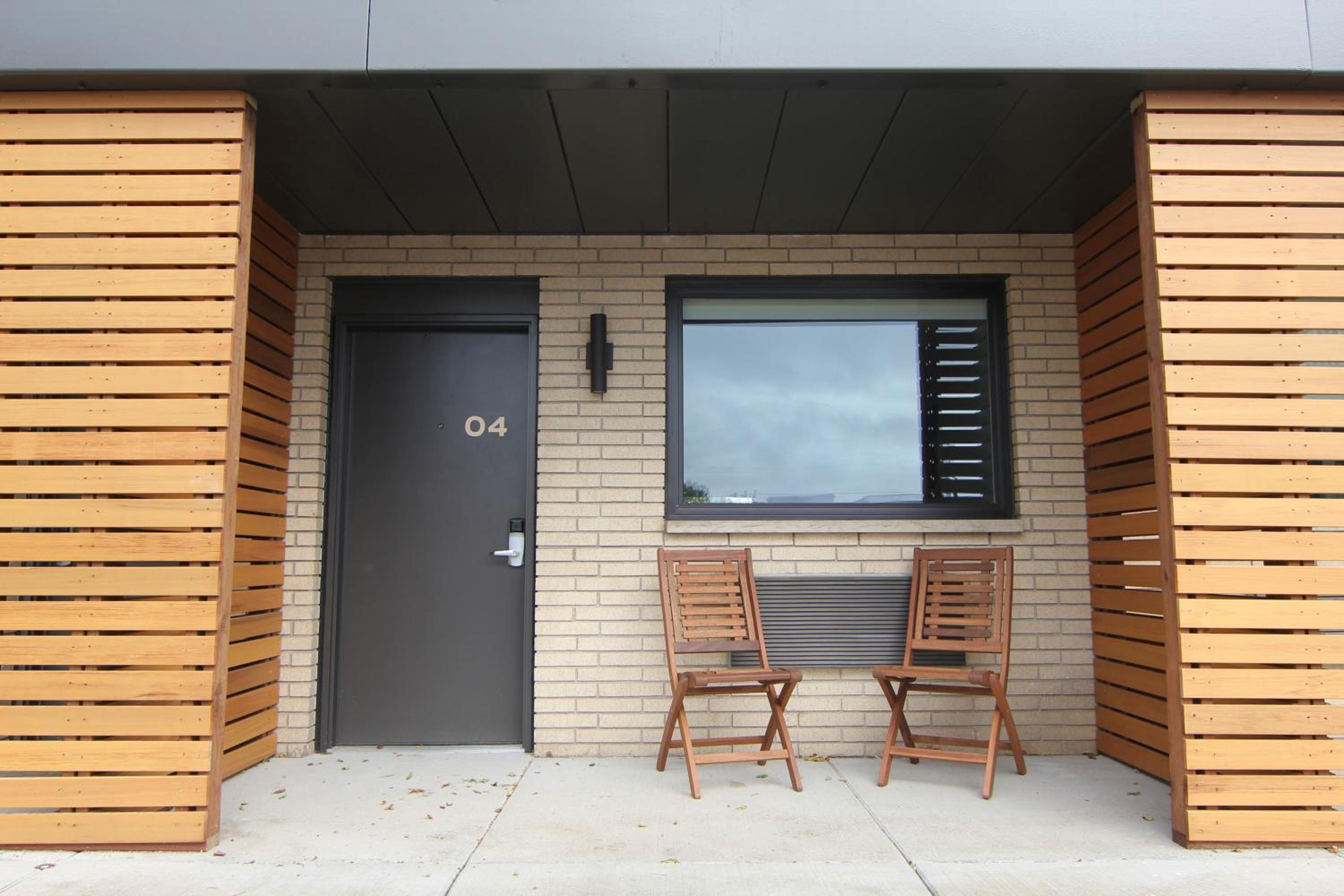 The Oxbow Hotel, Kuva 2