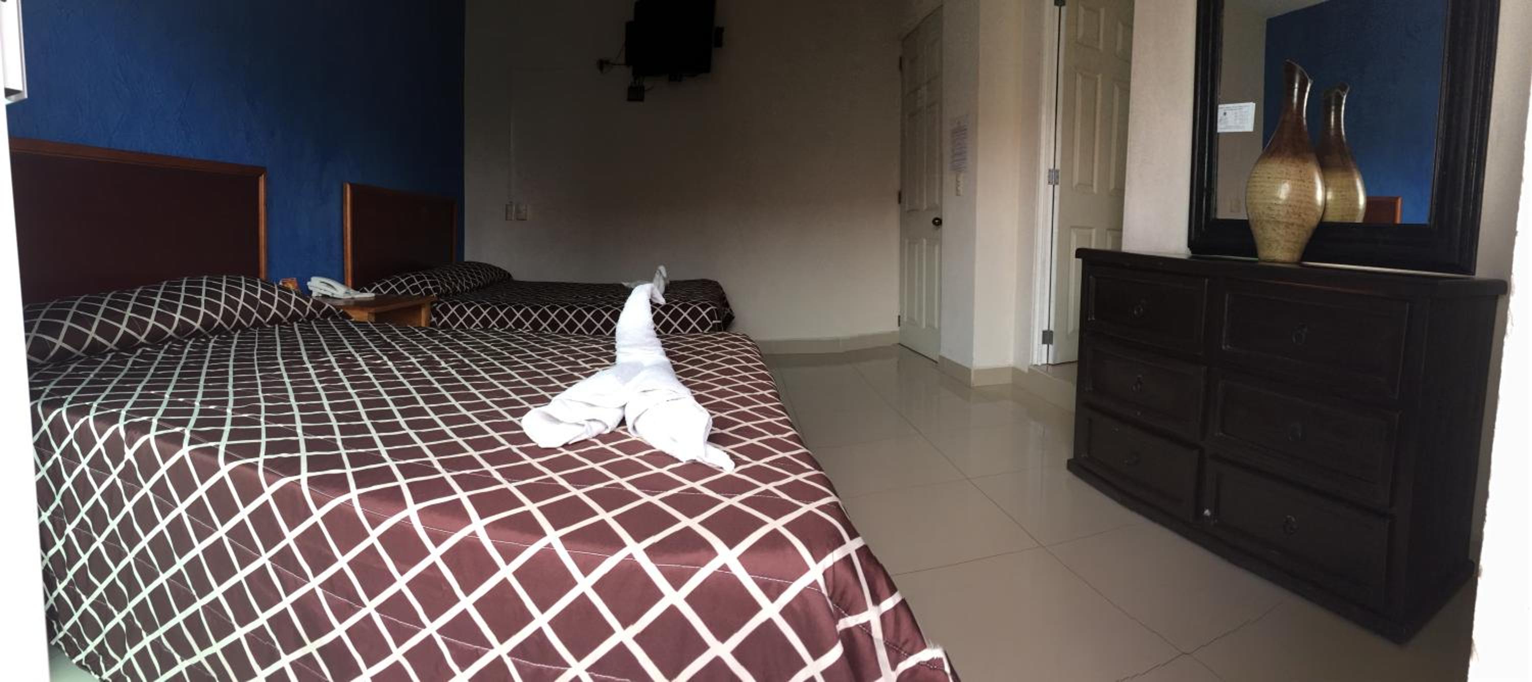 Economy Quadruple Room photo 3