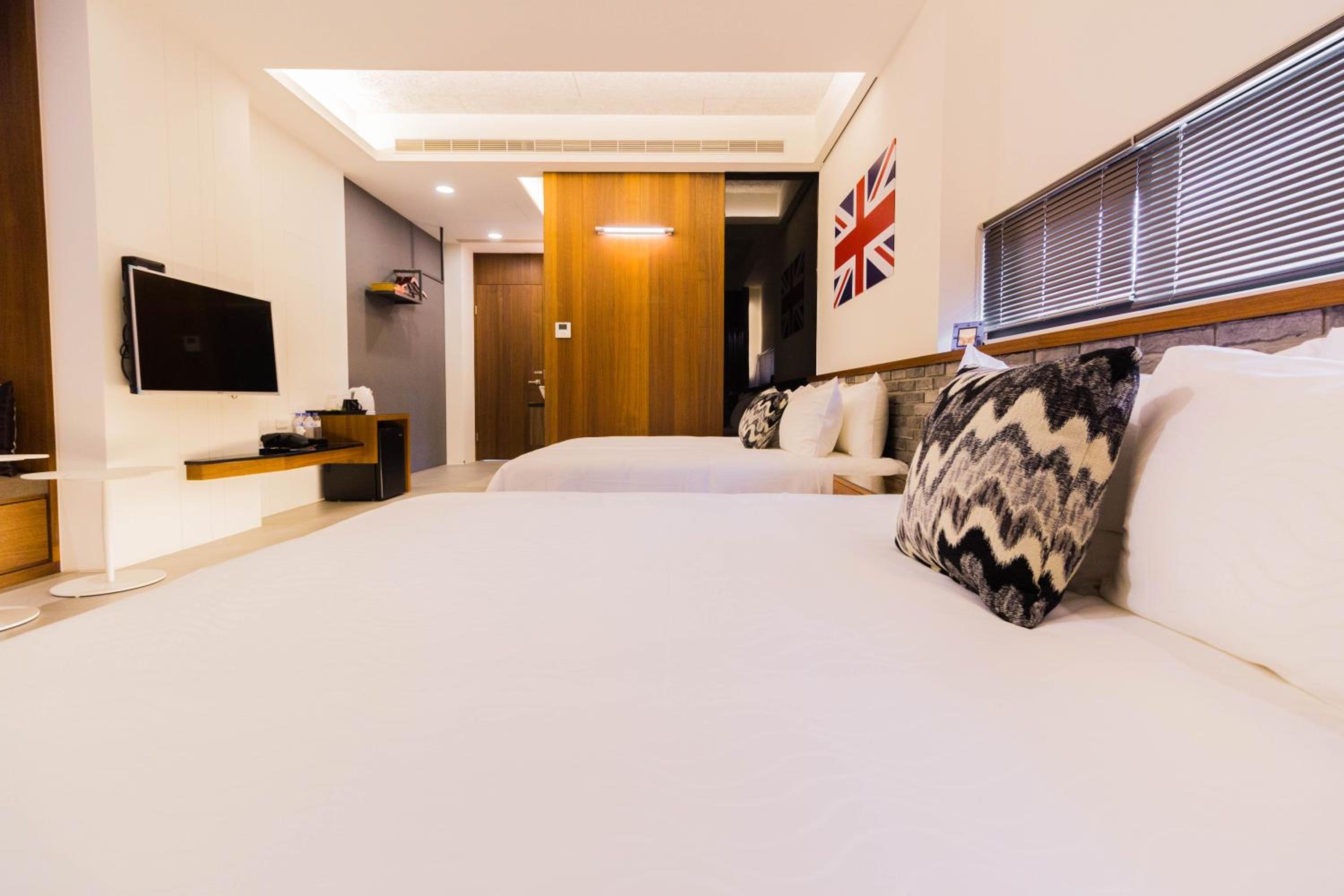 Quadruple Room with Bath - Photo 1
