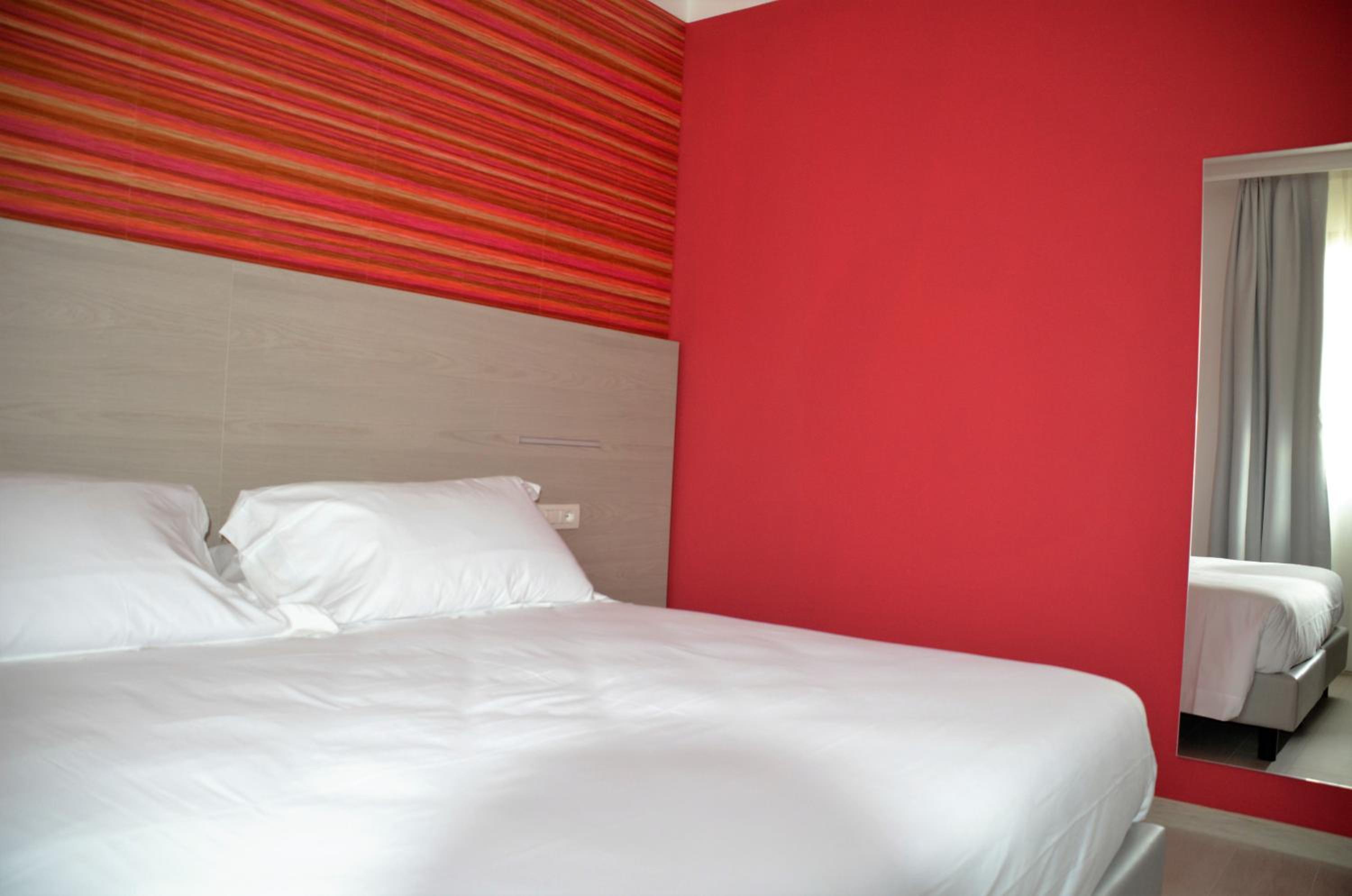 Double or Twin Room - Photo 6