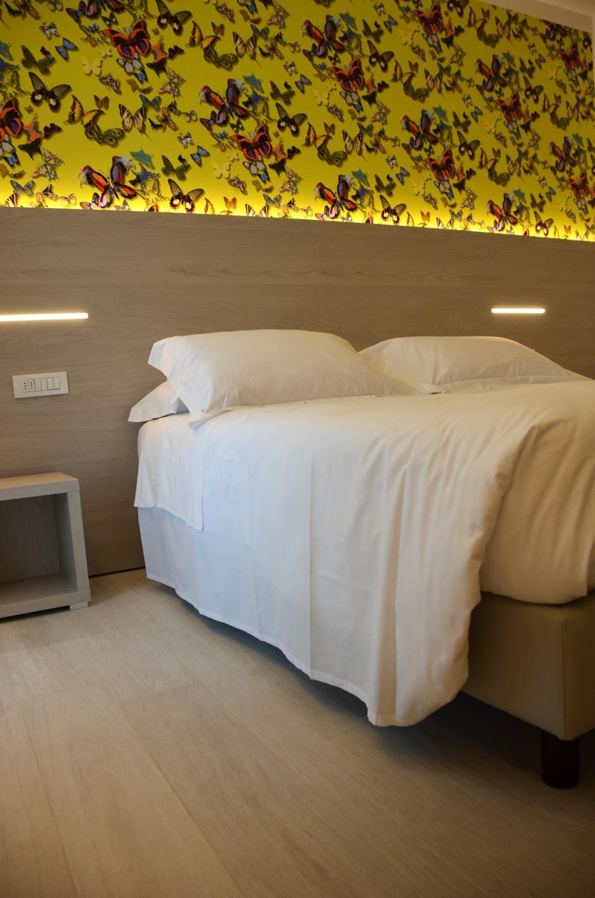 Double or Twin Room - Photo 2