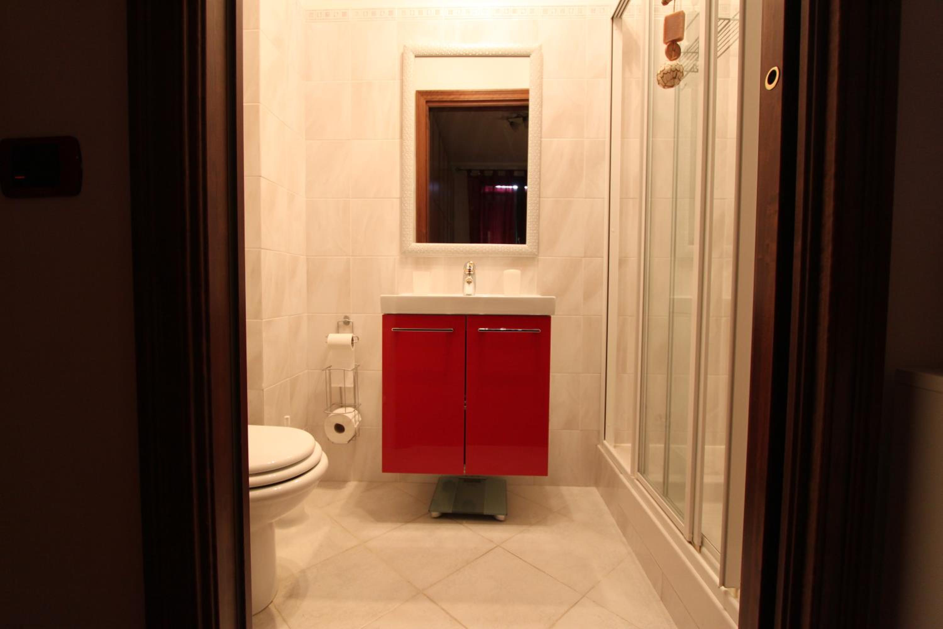 Deluxe Double Room with Shower - Photo 3