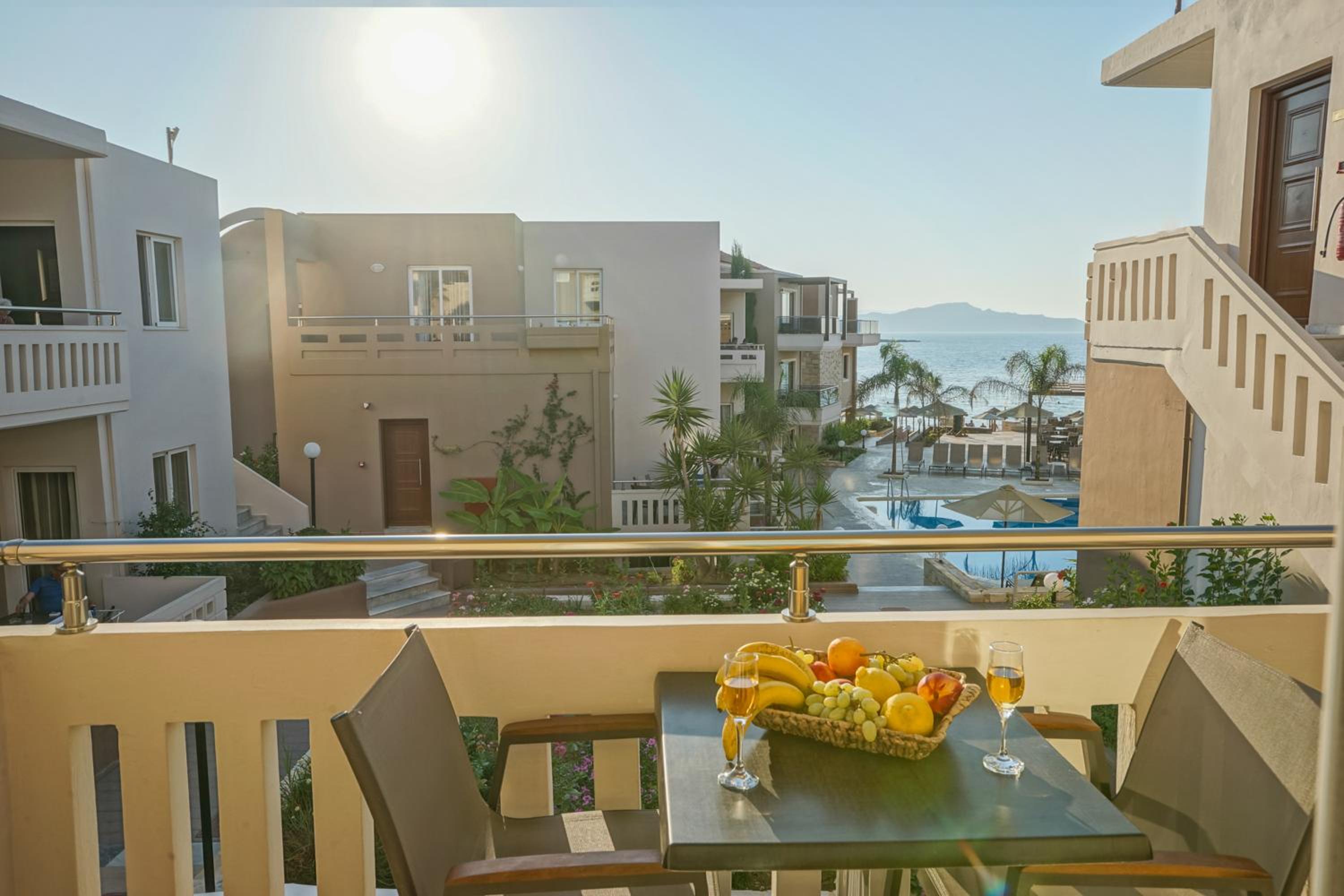 One-Bedroom Apartment with Sea View photo 3