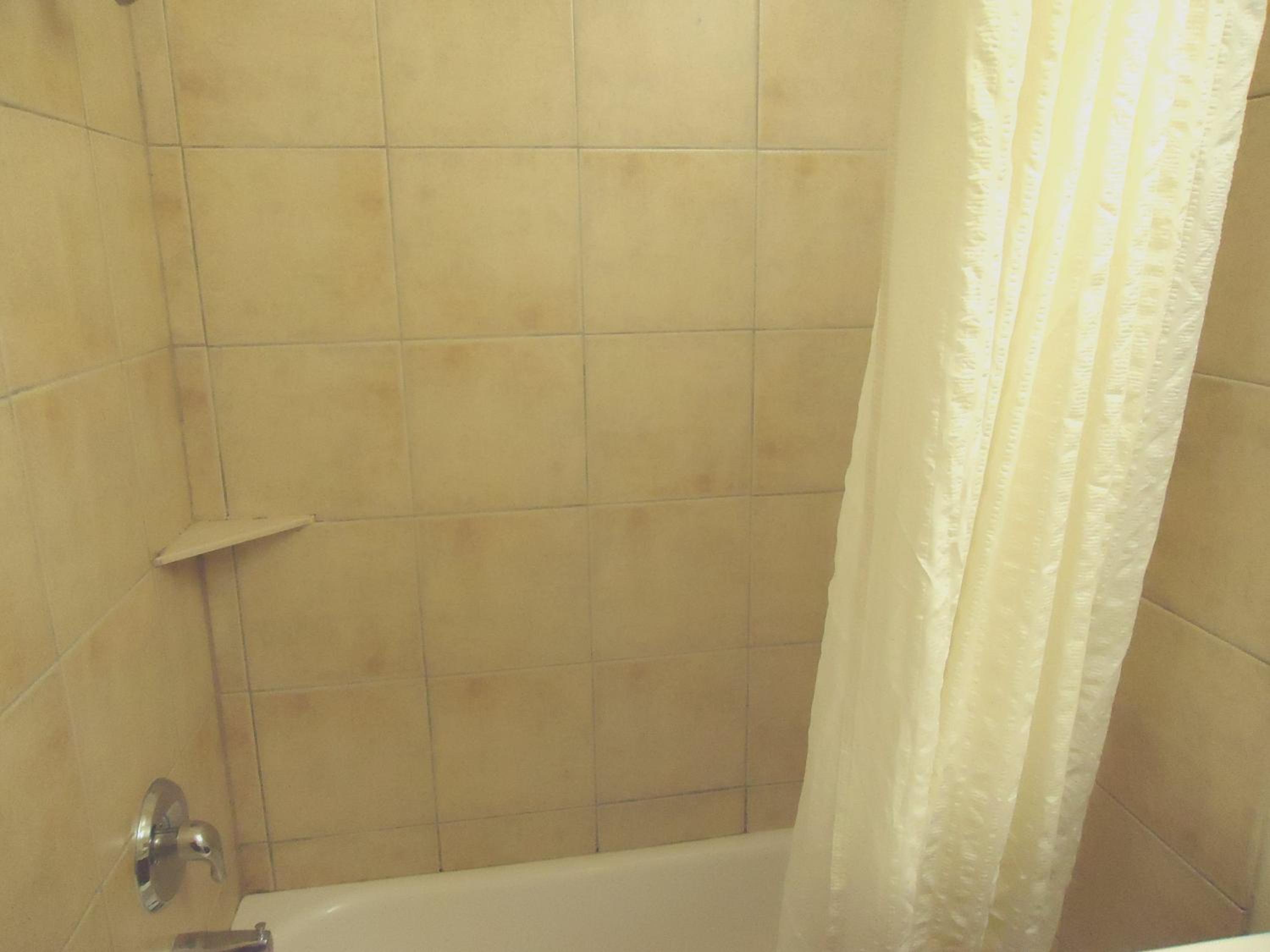 Deluxe Queen Suite - Non-Smoking - Photo 17