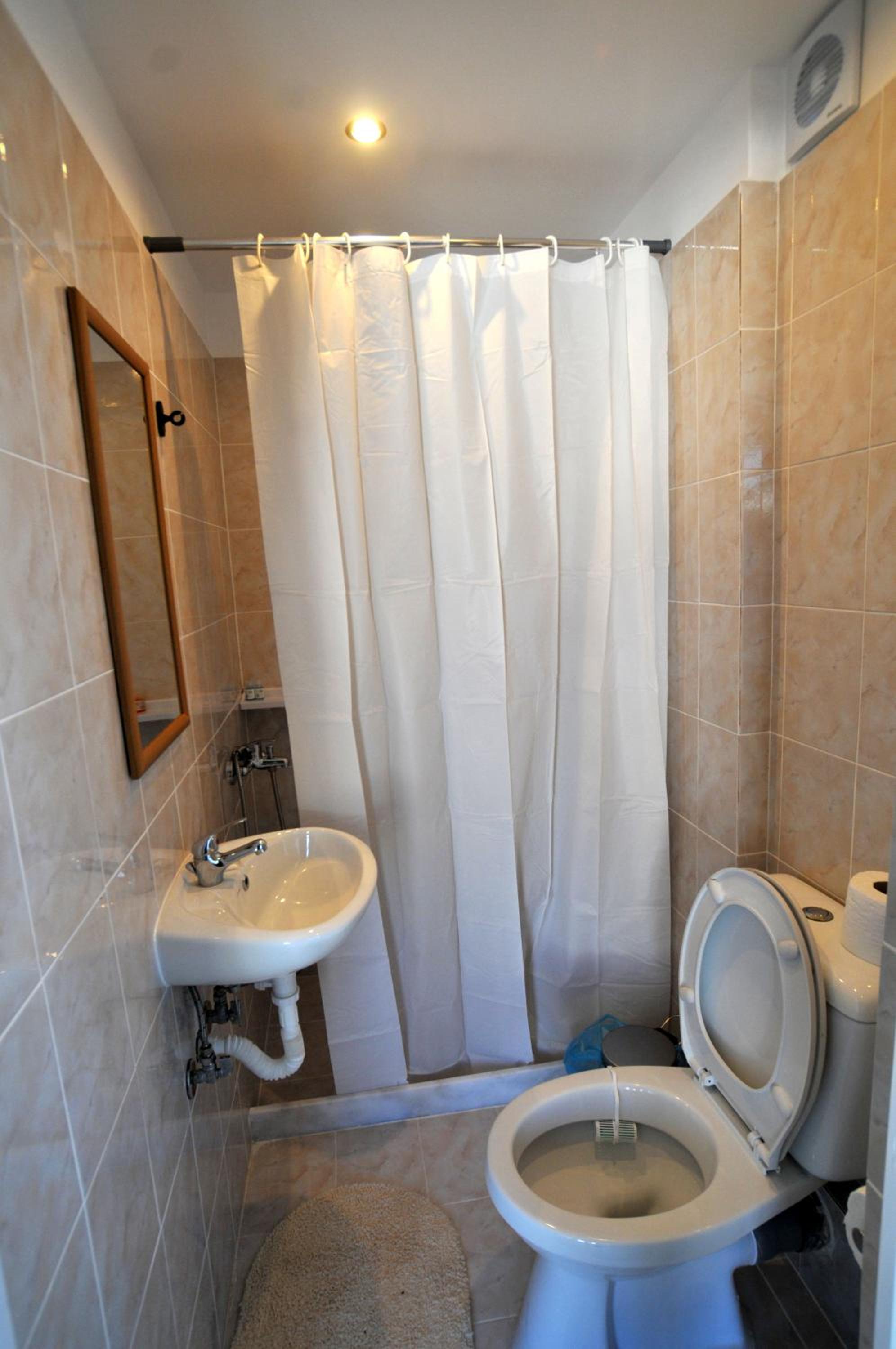Standard Double or Twin Room with Balcony - Photo 5