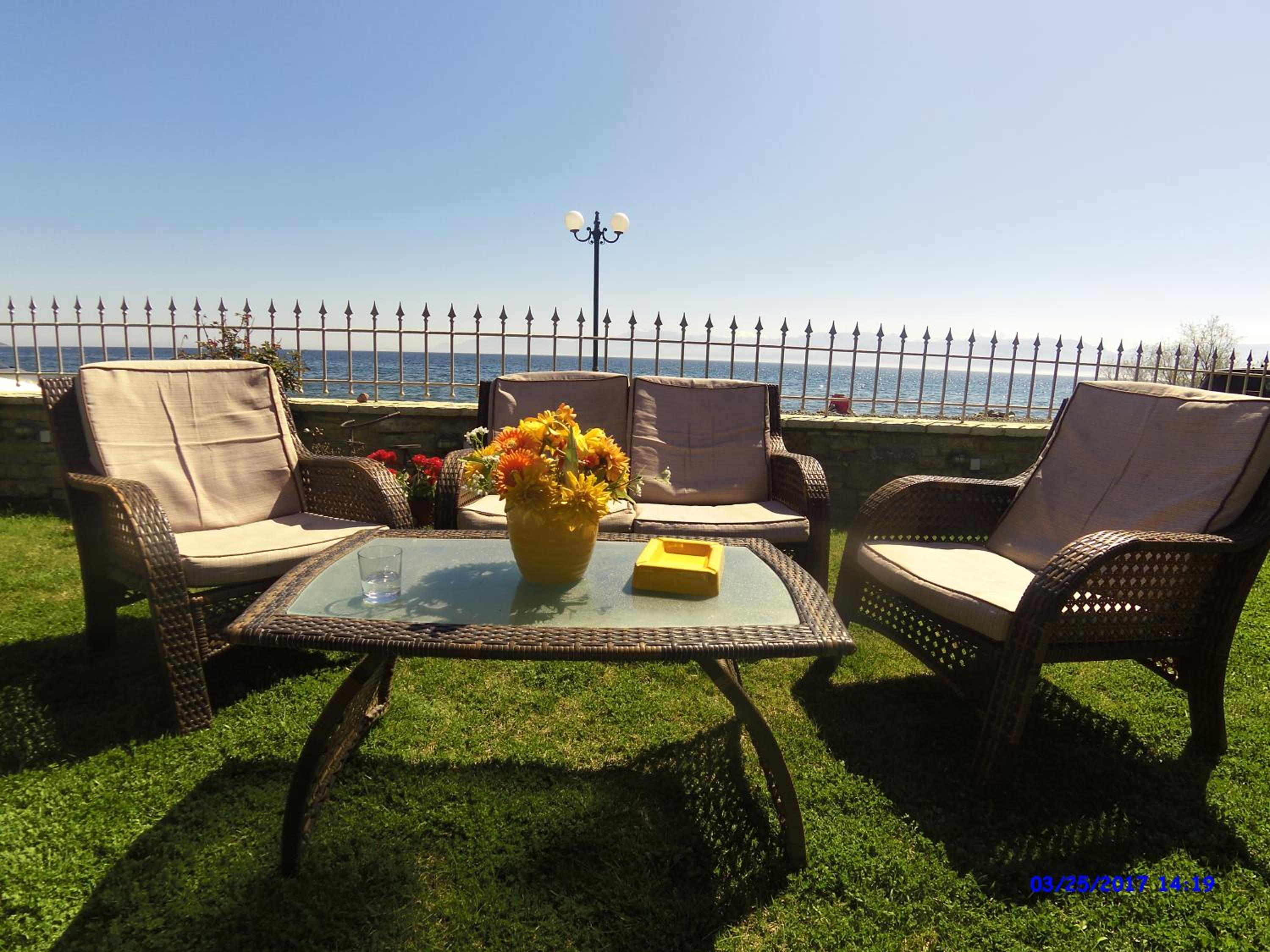 Villa - Beach Front photo 2
