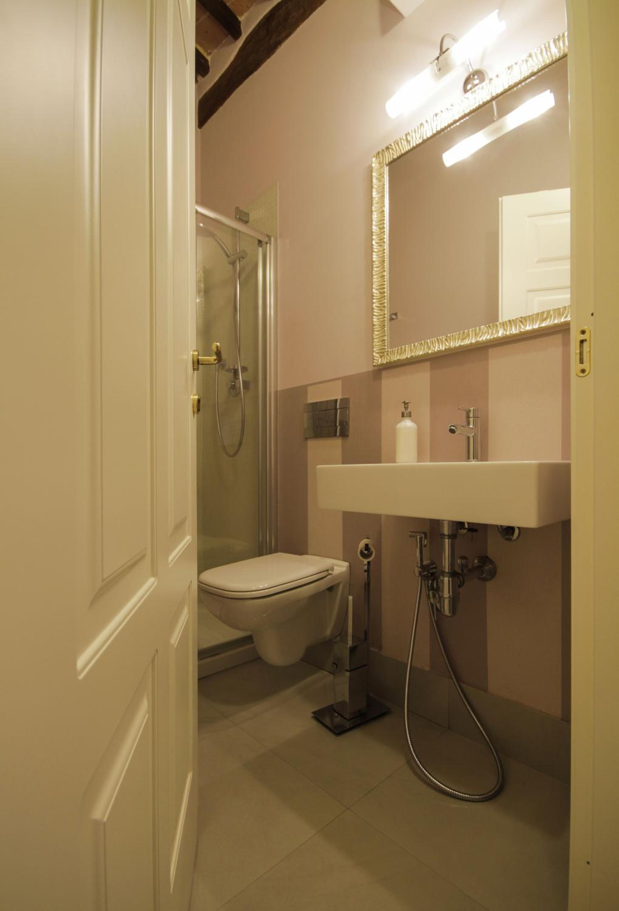 Superior Double Room - Photo 10