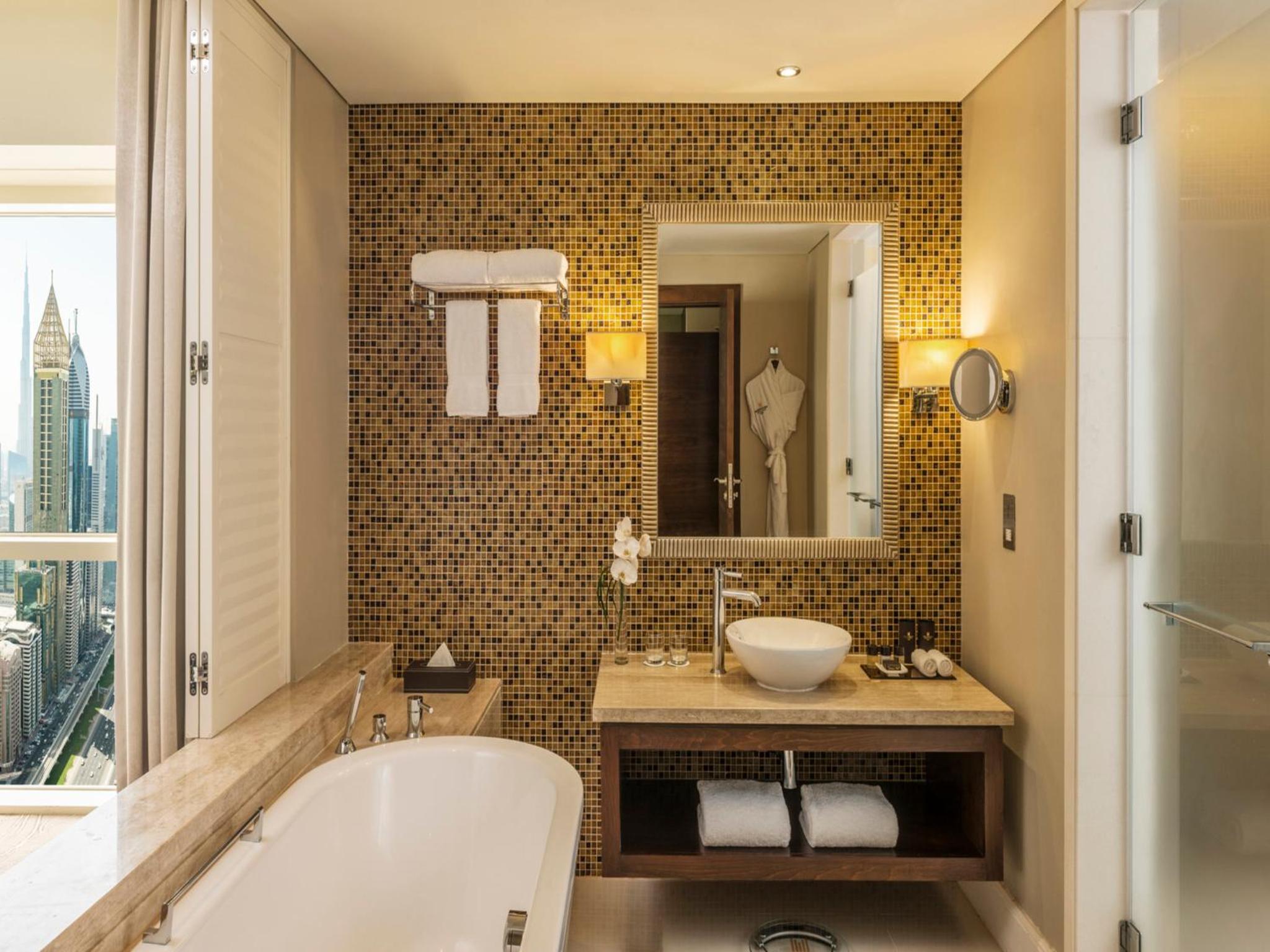 Premium King Room photo 3