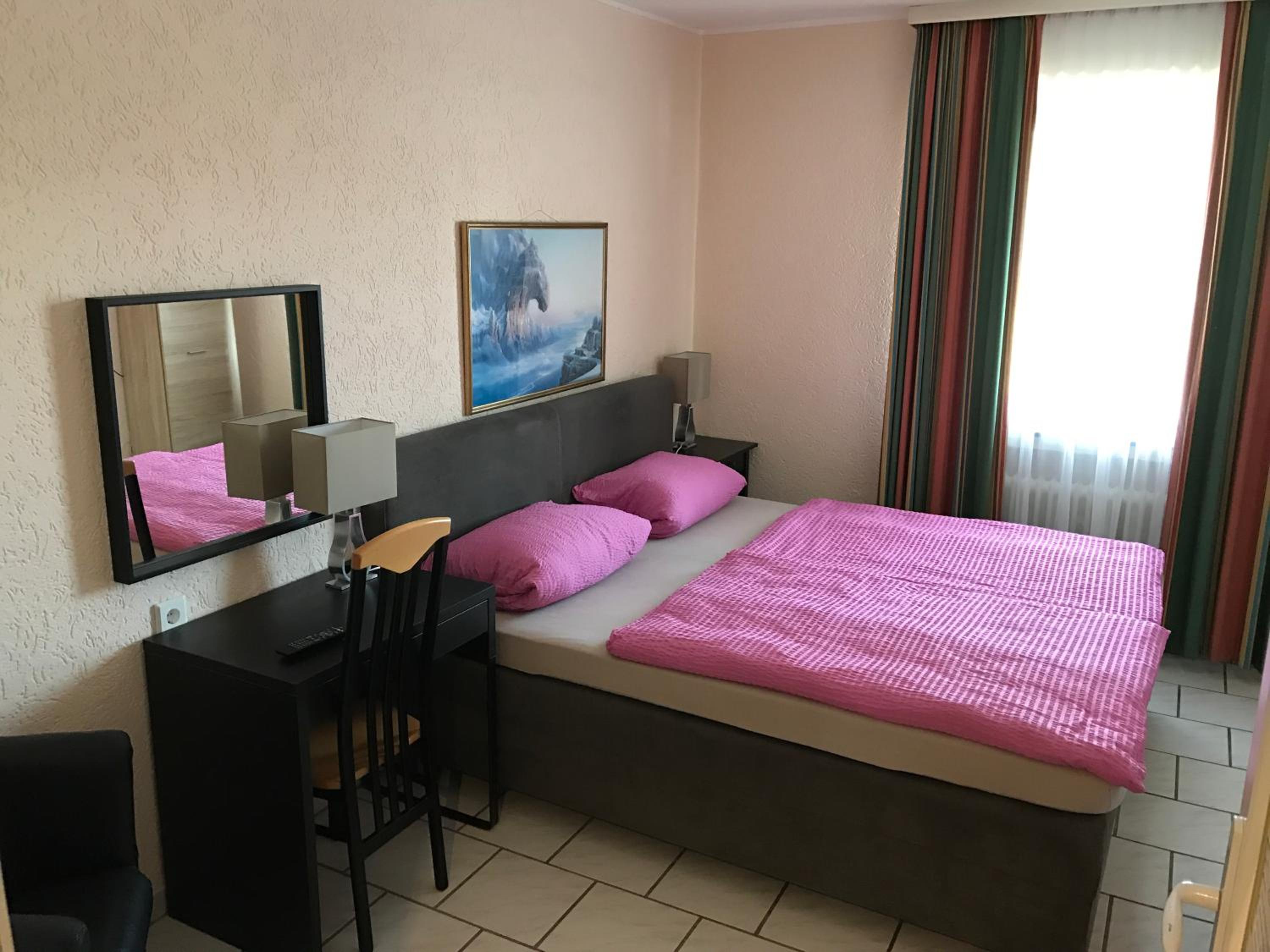 Economy Double Room - Photo 1