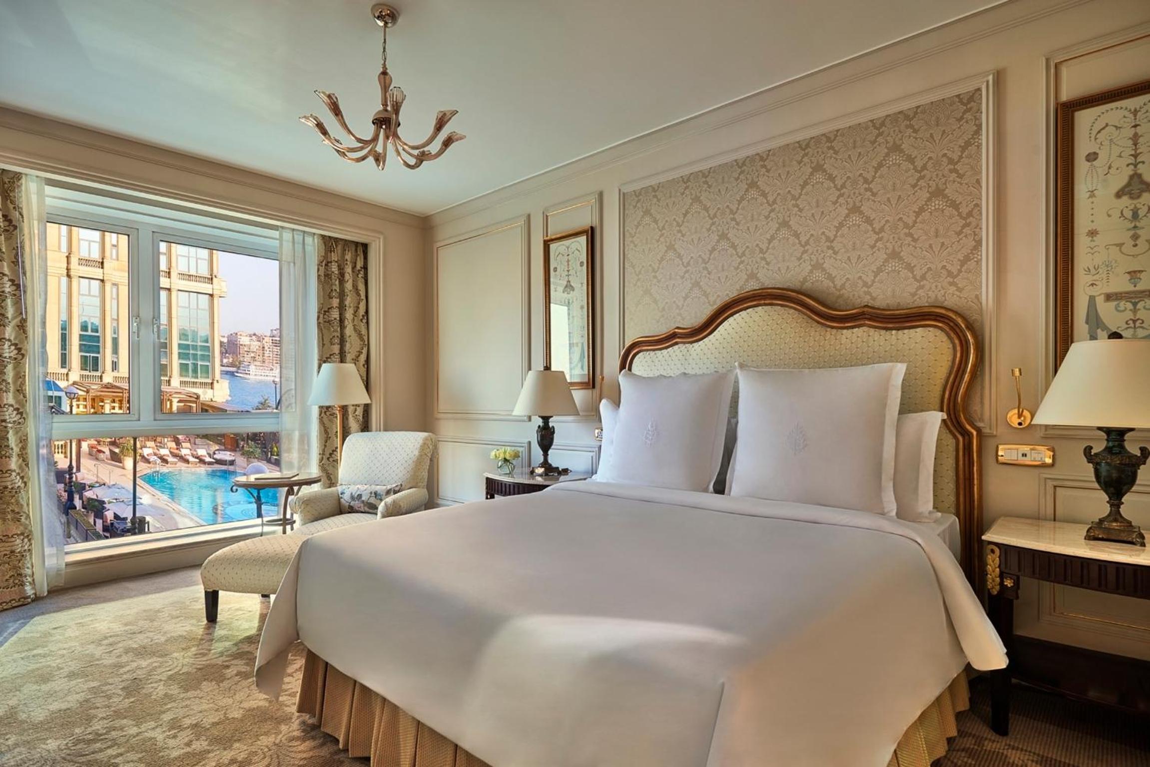 Executive Suite - Photo 1