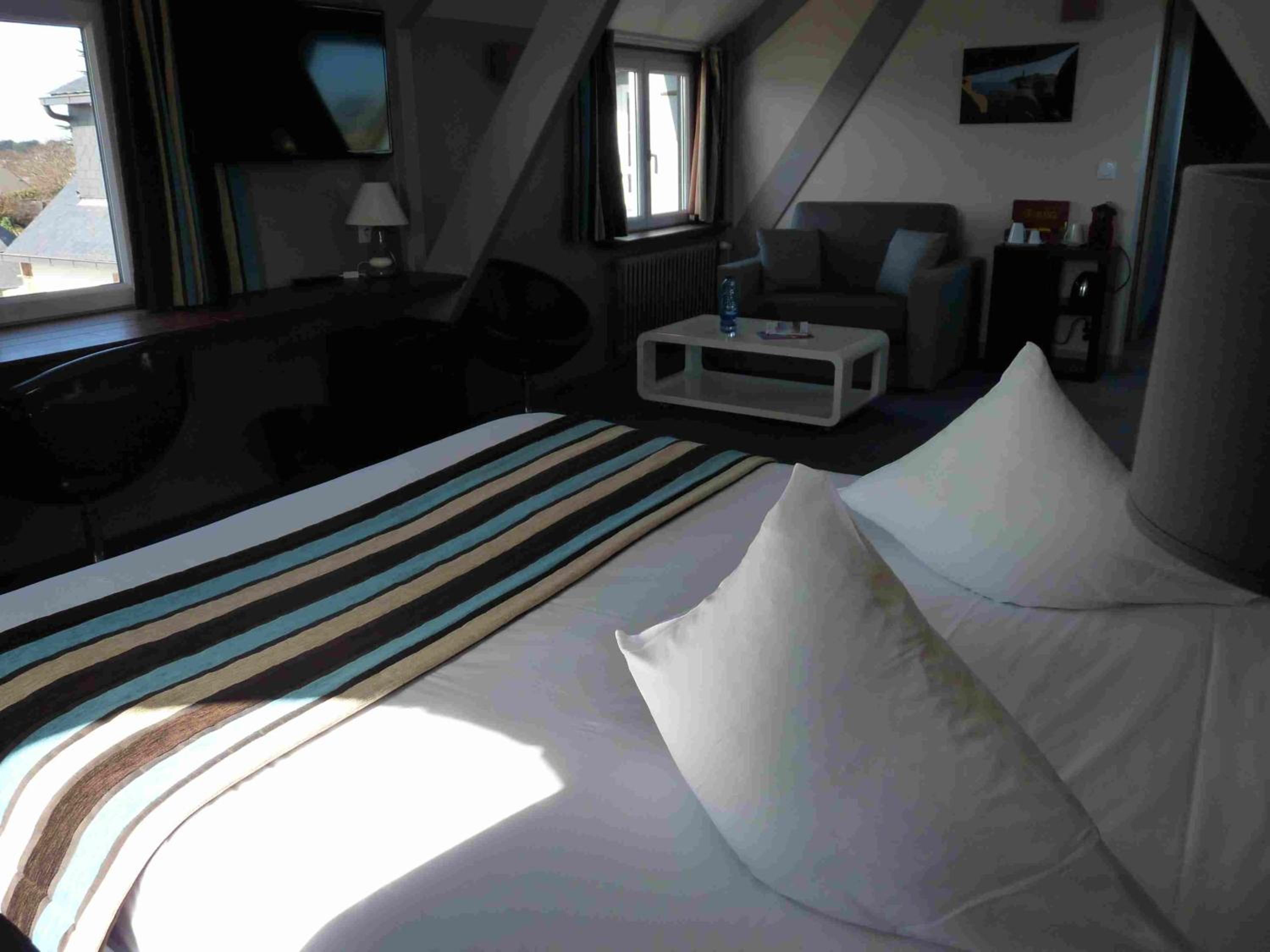 Superior Room with Sea View - Photo 6