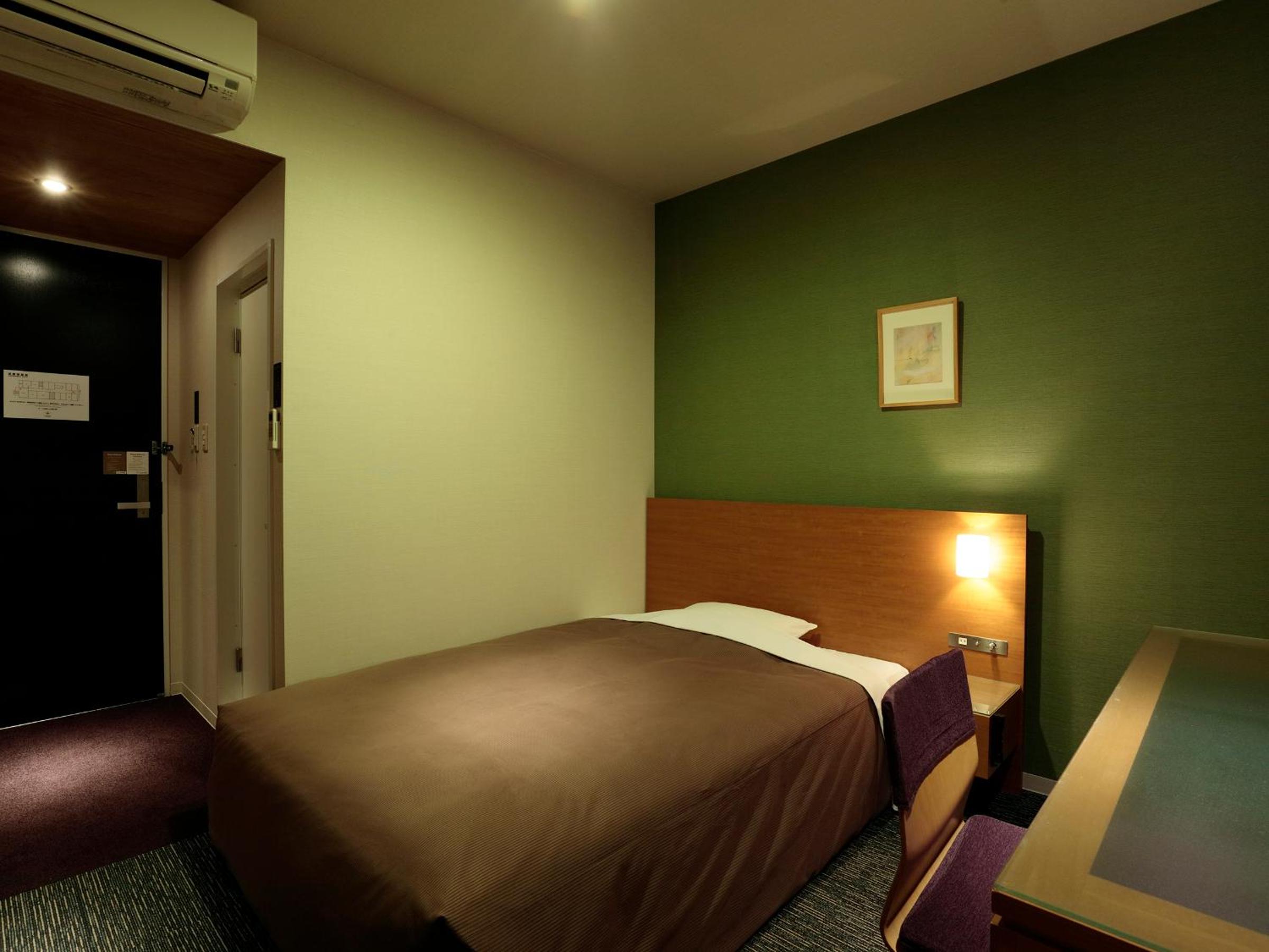 Double Room with Small Double Bed - Non-Smoking - Photo 7