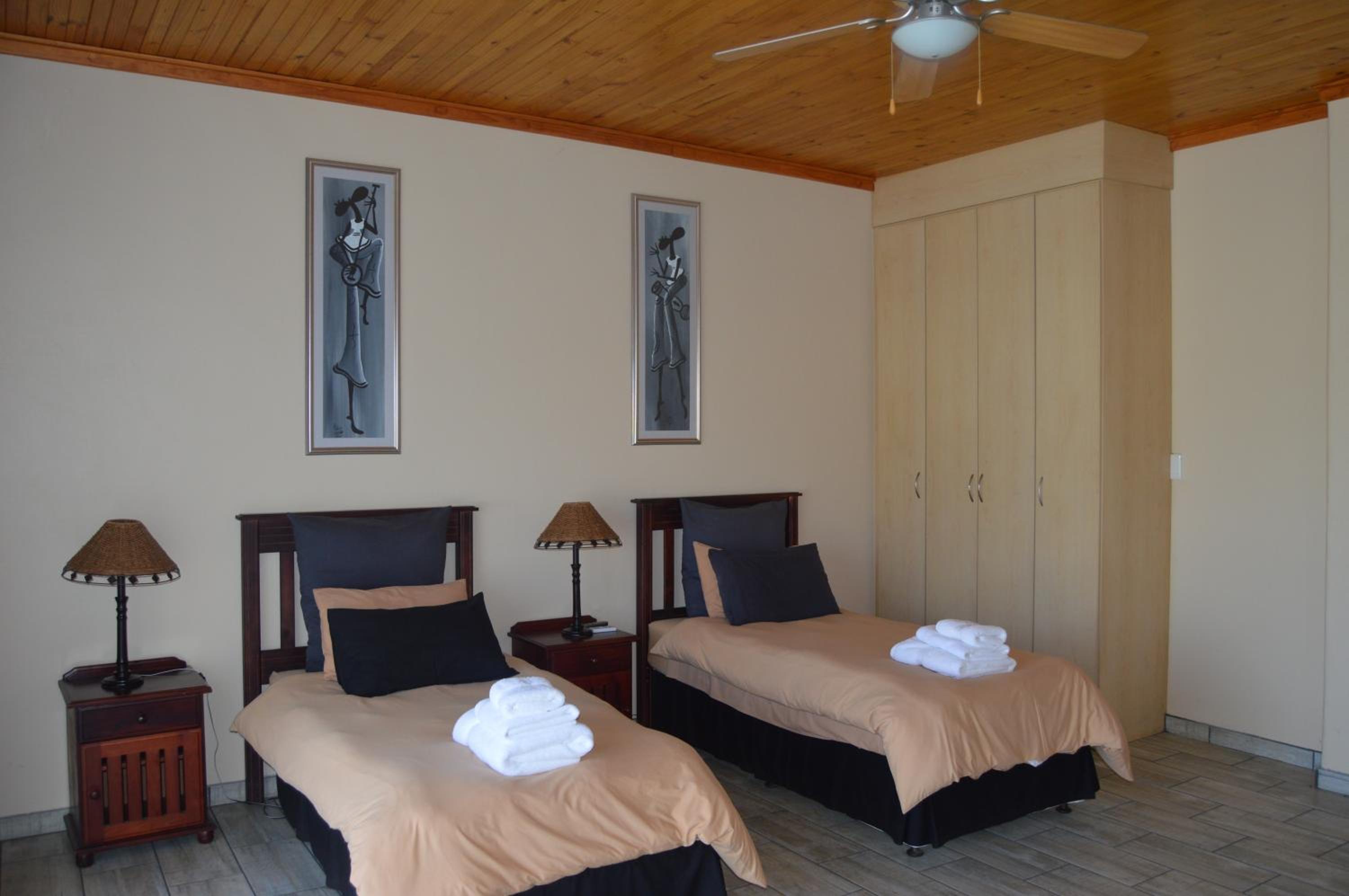 Triple Room with Bathroom - Photo 5