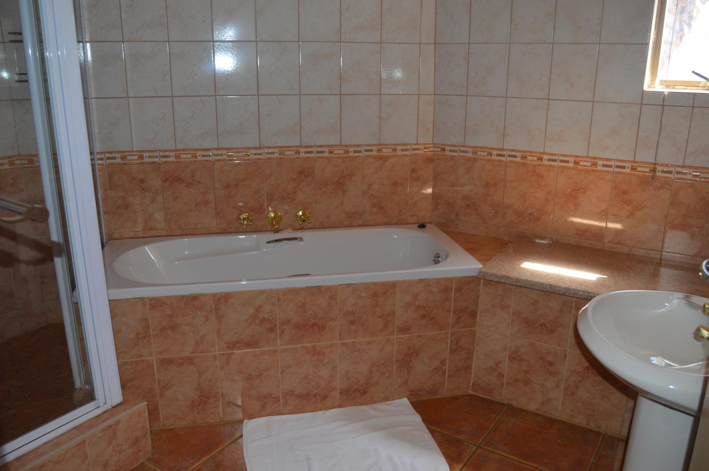 Triple Room with Bathroom - Photo 2
