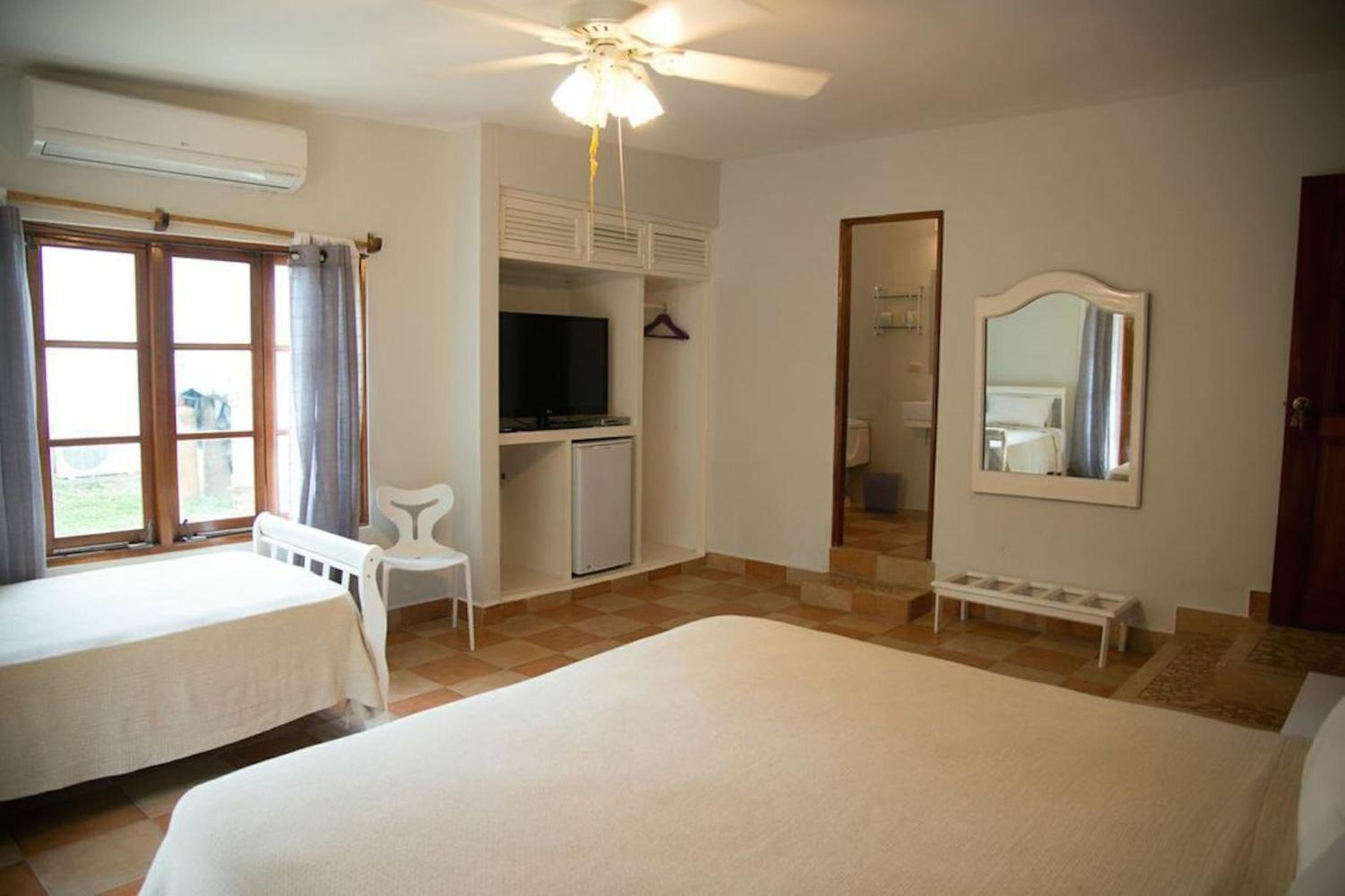 Deluxe Triple Room photo 3
