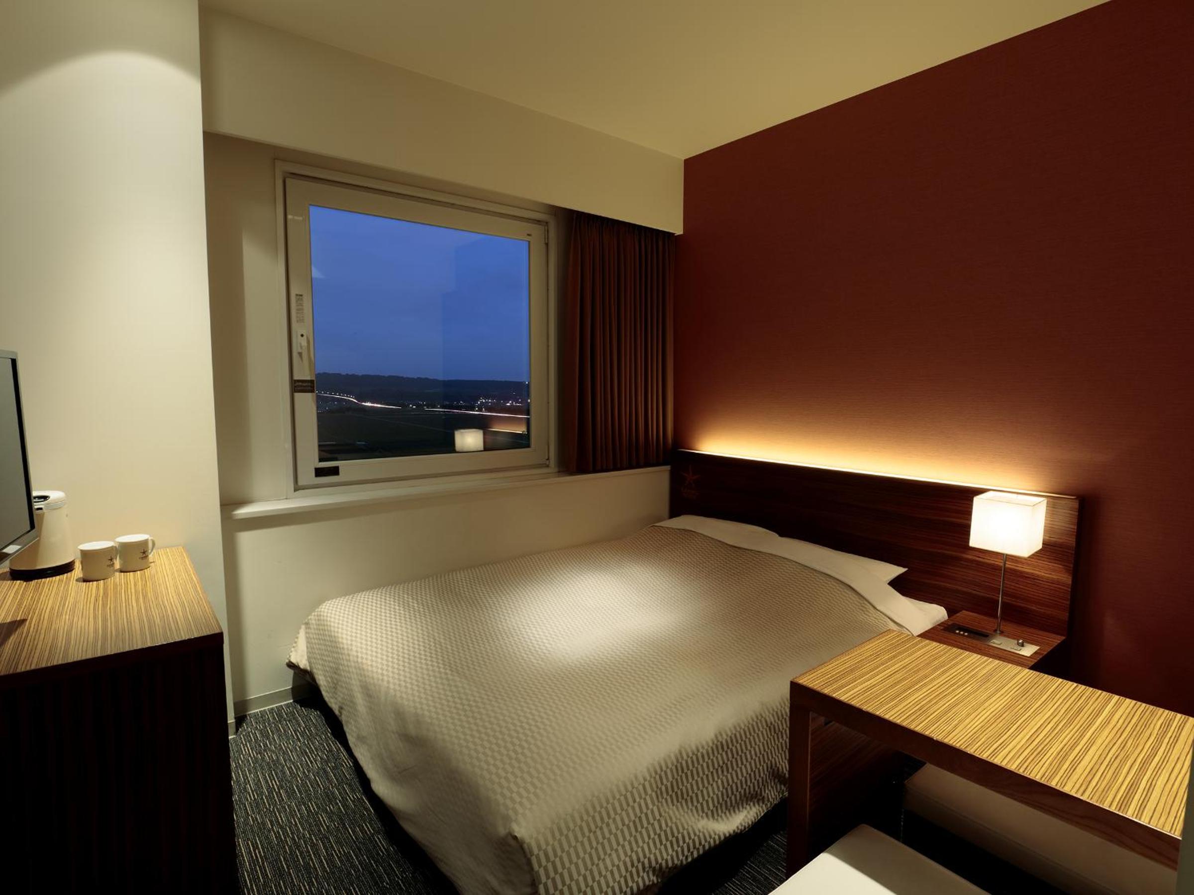 Queen Room - Non-Smoking - Photo 8