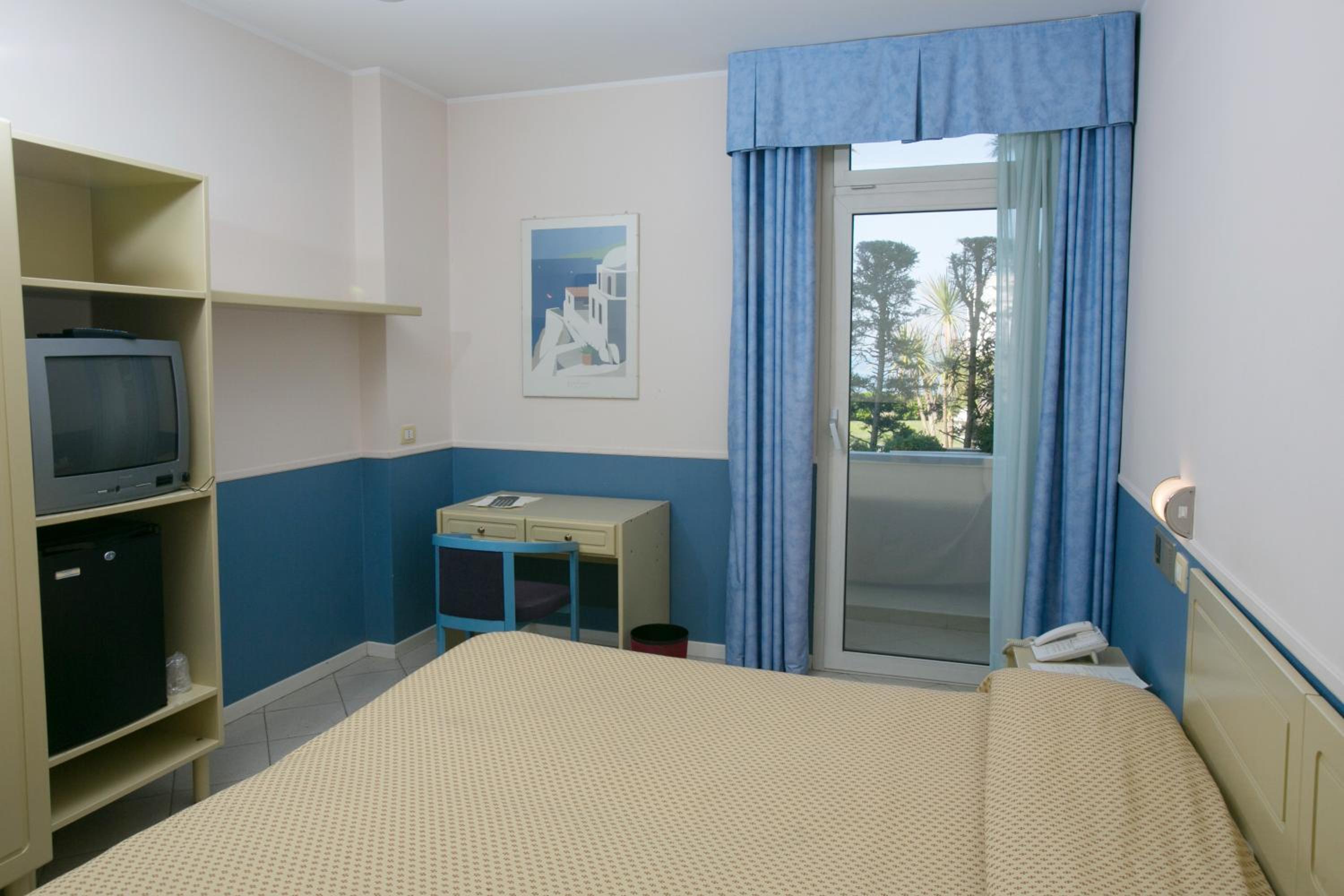 Double or Twin Room photo 2
