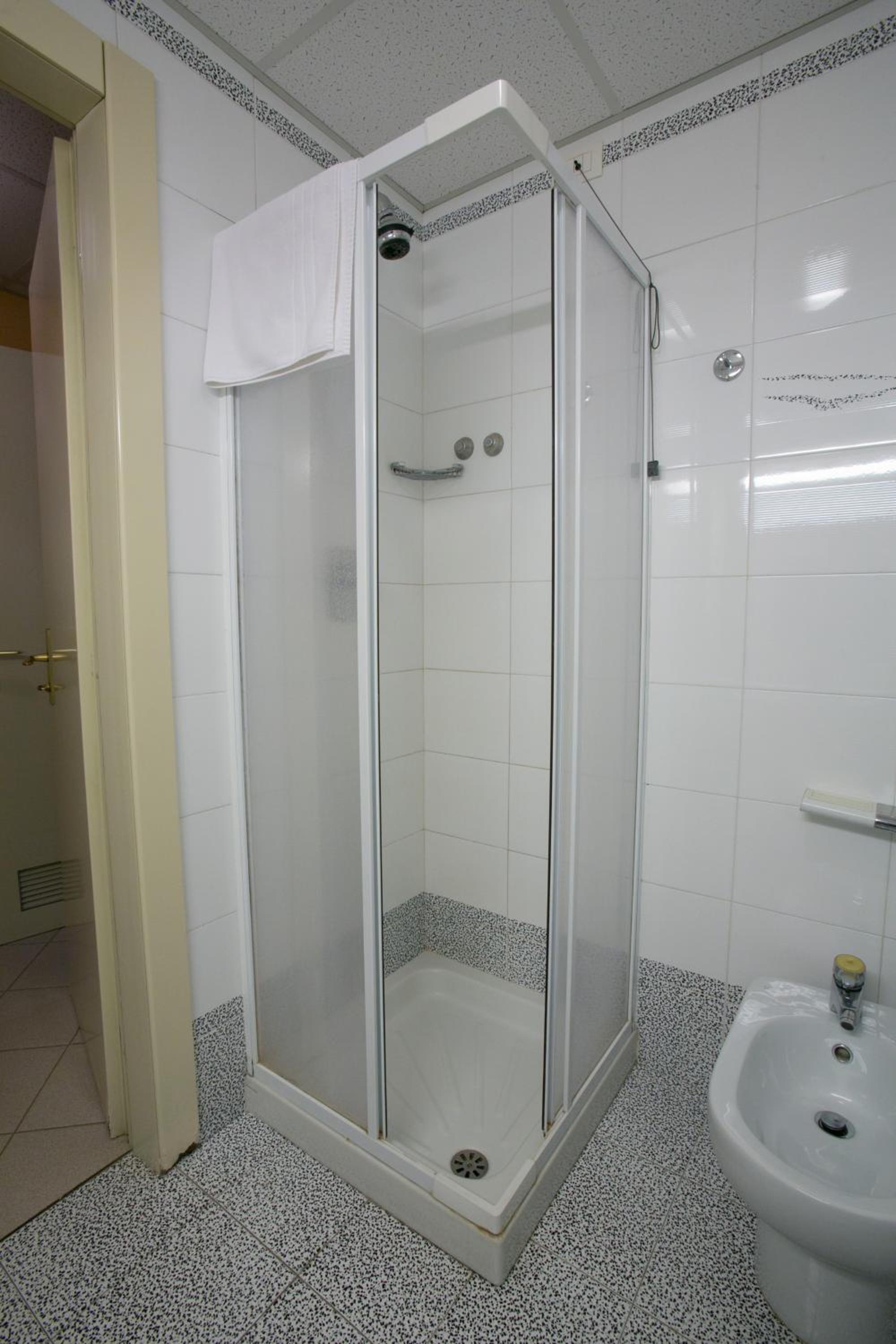 Double or Twin Room photo 3
