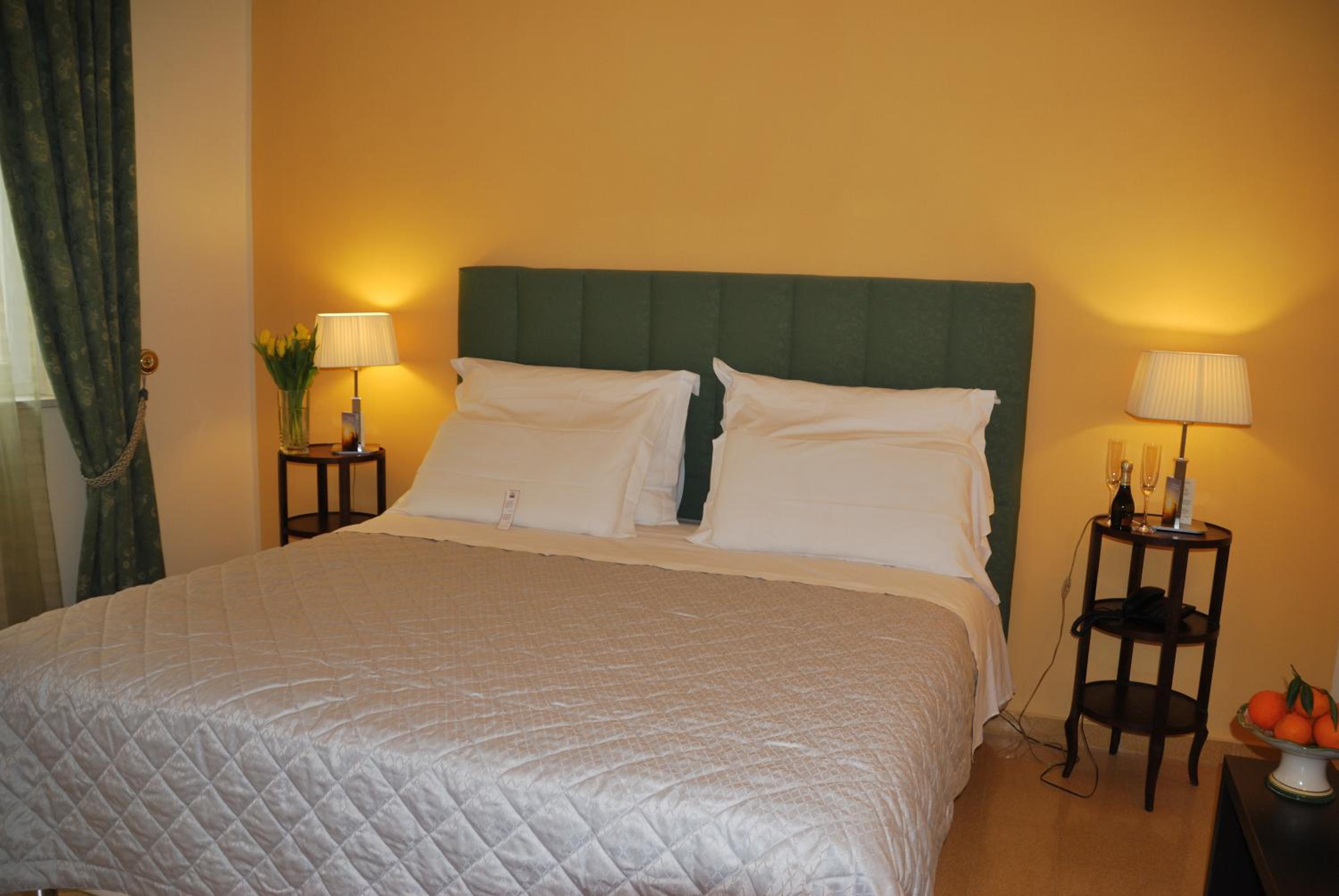Double or Twin Room - Photo 7