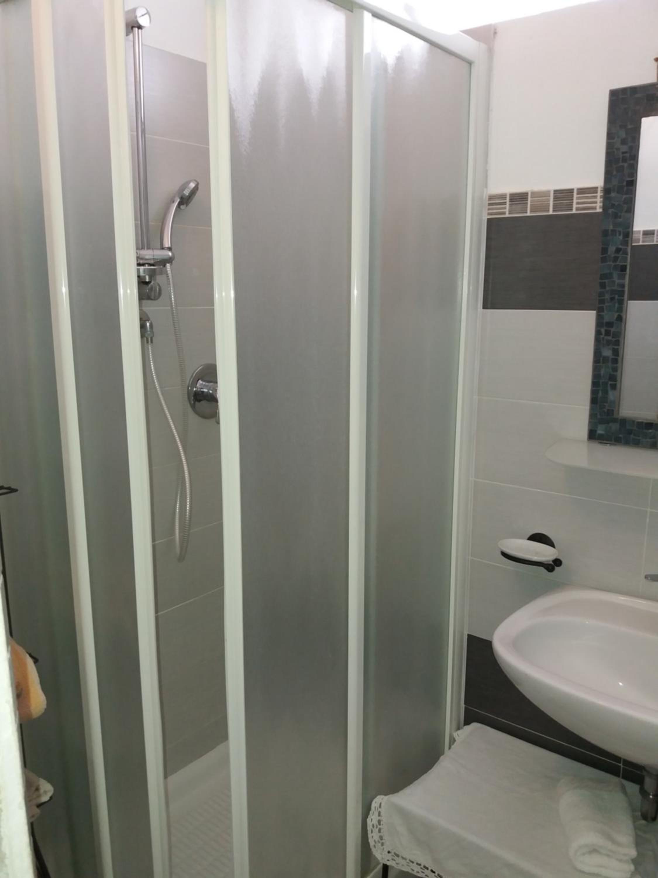 Triple Room - Photo 18