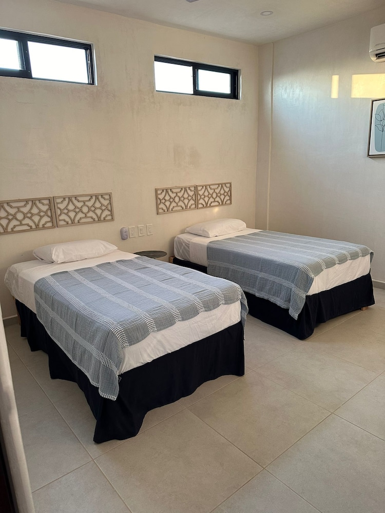 Deluxe Room, 2 Twin Beds, Non Smoking, Private Bathroom photo 3