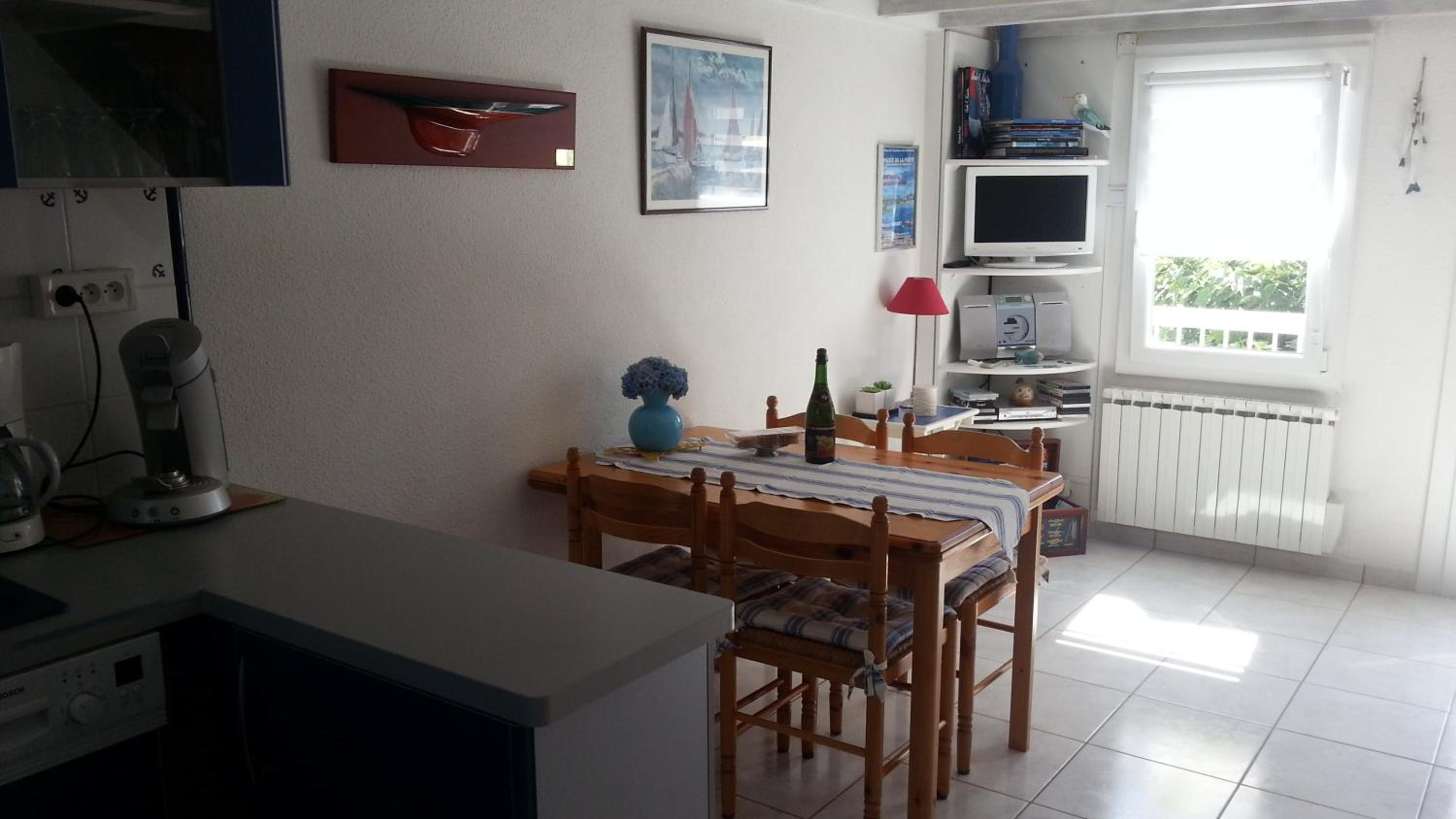 Apartment with Terrace - Photo 7