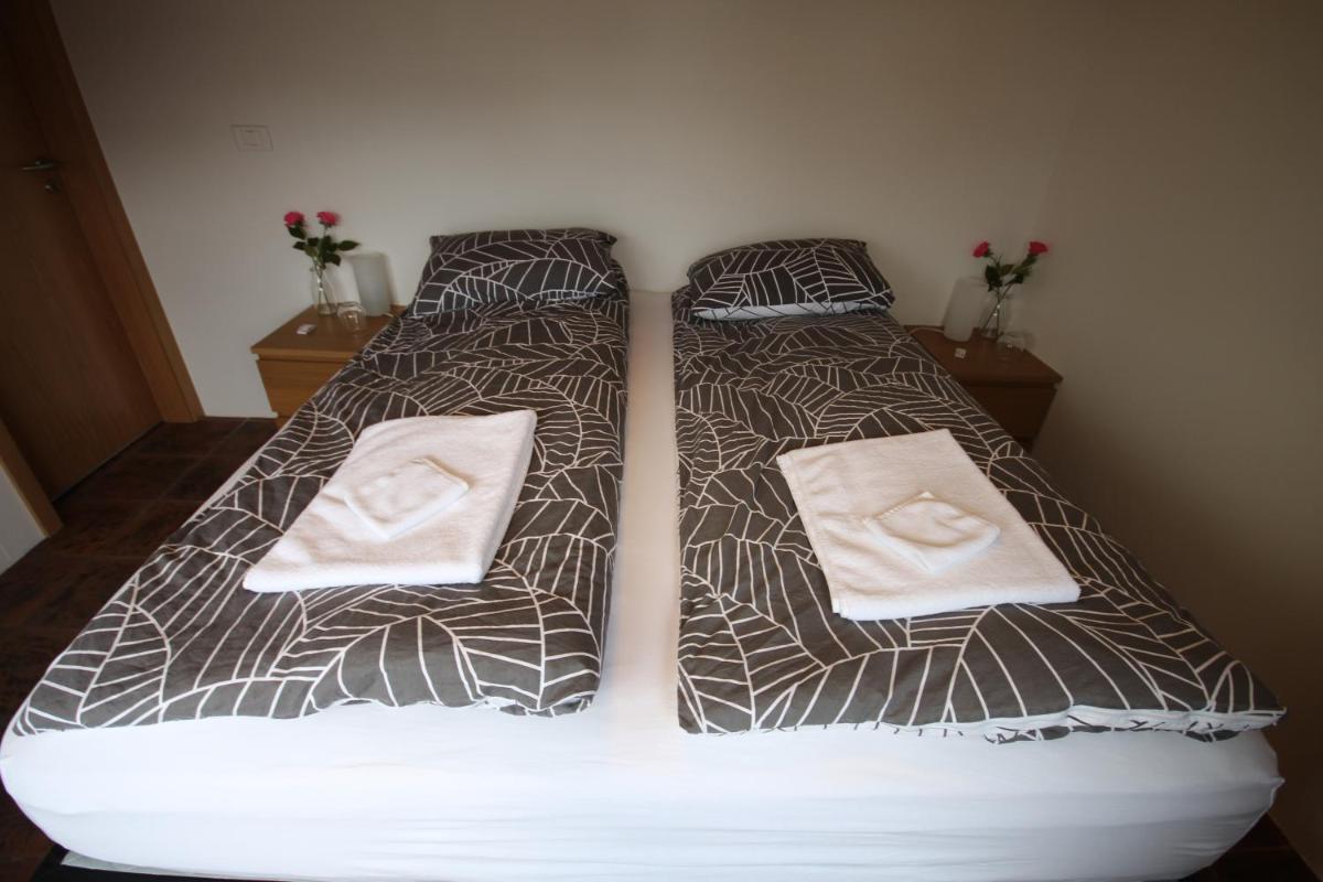 Double Room with Shared Bathroom photo 1