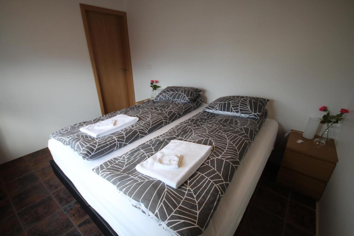 Double Room with Shared Bathroom photo 3