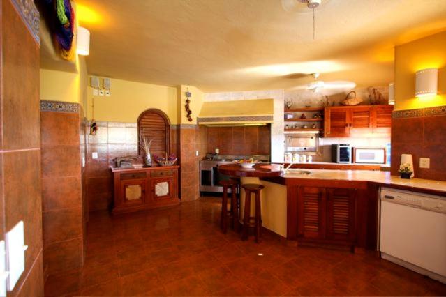 Superior Suite with Sea View - Photo 2