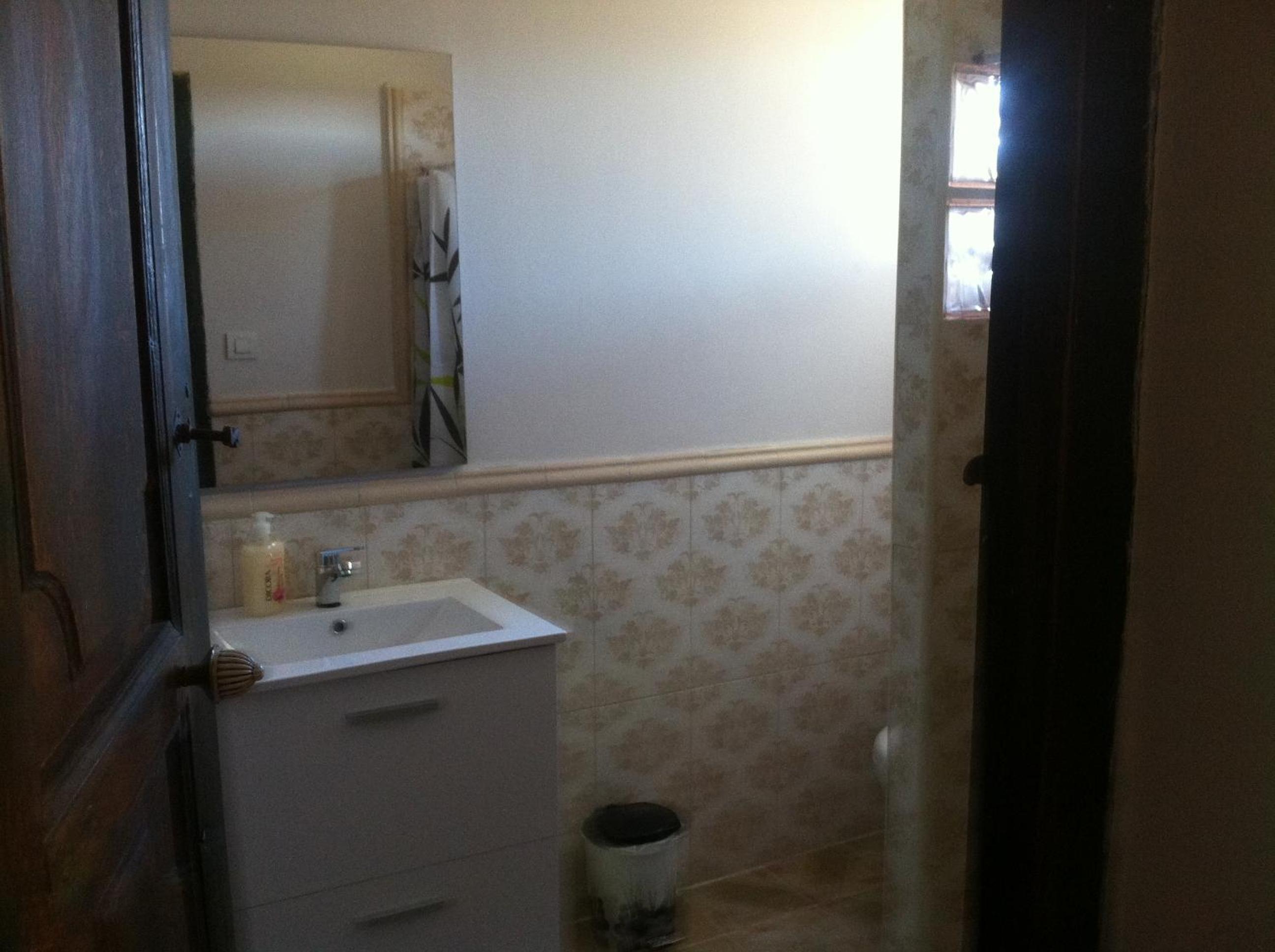 Double Room with Private Bathroom photo 2