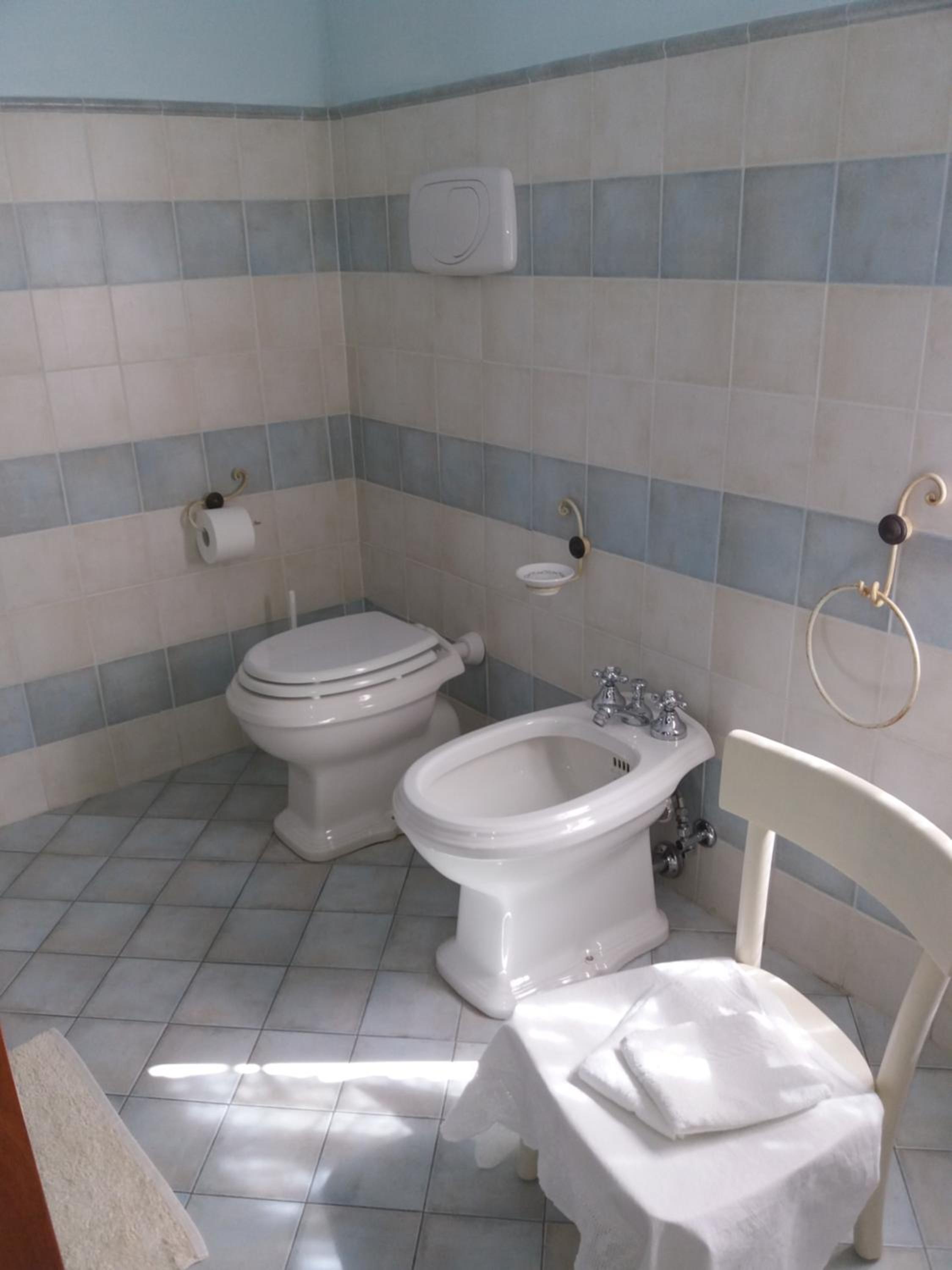 Double or Twin Room - Photo 12