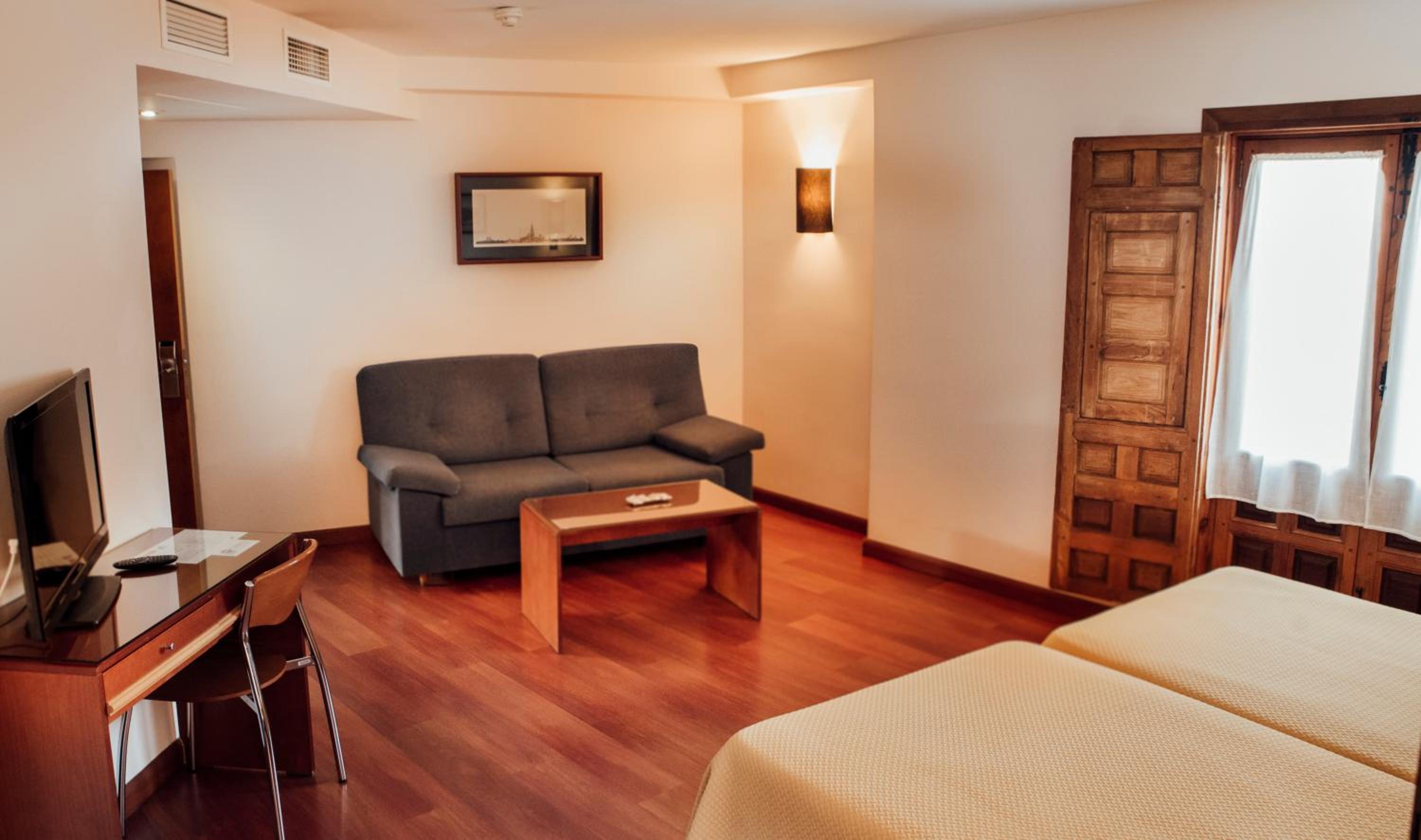 Superior Twin Room - Photo 8