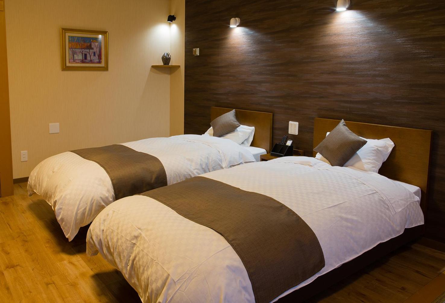 Twin Room - Non-Smoking photo 3